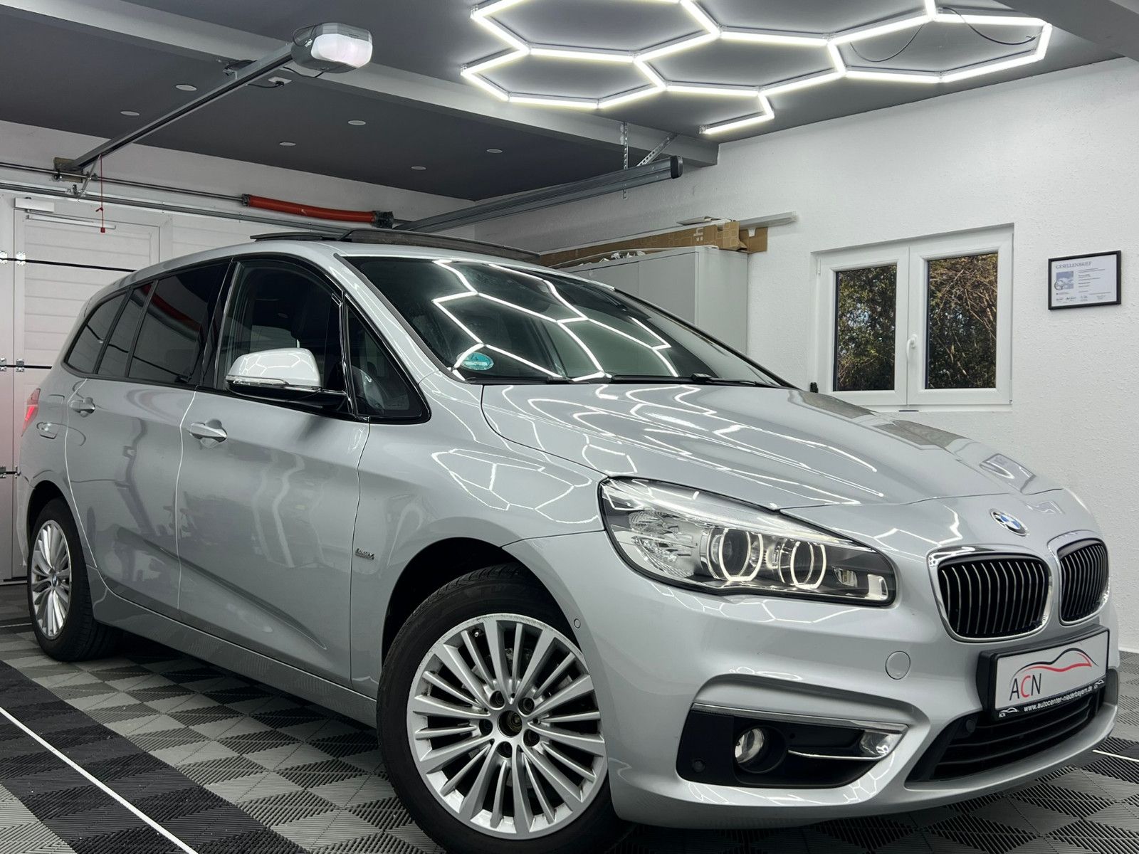Fahrzeugabbildung BMW 218 d Gran Tourer LUXURY Line/PANO/LED/7-SITZER