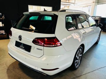 Volkswagen Golf - 6