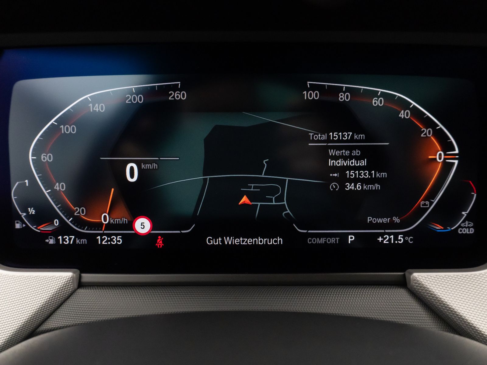 Fahrzeugabbildung BMW 120i Panorama Kamera HUD HiFi DAB LED 17Zoll