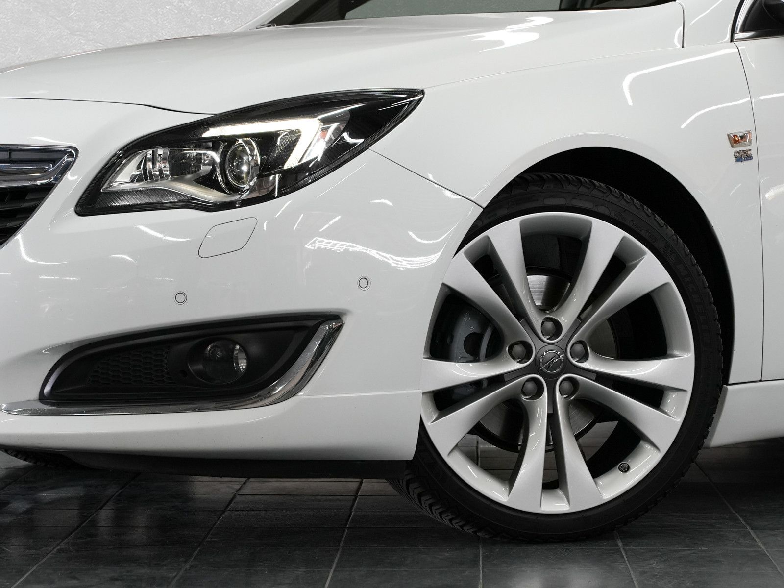 Fahrzeugabbildung Opel Insignia Business Innovation - OPC-Line|20 Zoll
