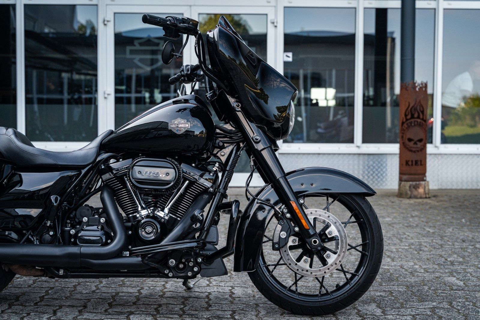 Fahrzeugabbildung Harley-Davidson STREET GLIDE SPECIAL 114 CUI - JEKILL & HYDE -