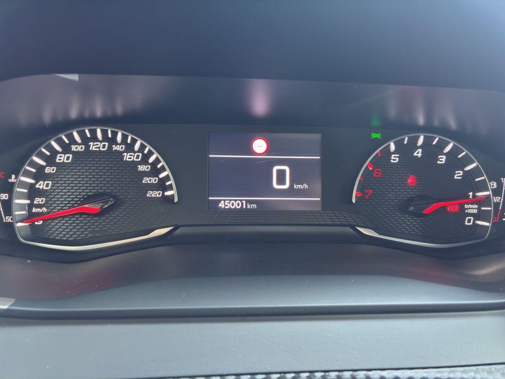Peugeot 2008 PureTech 130 Allure