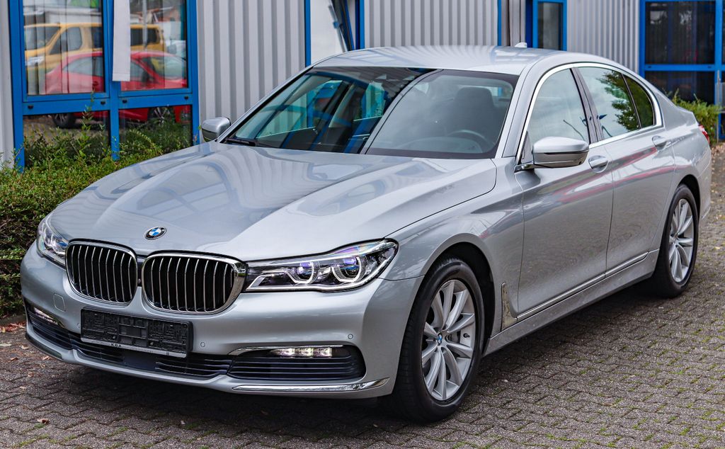 Image of BMW 730