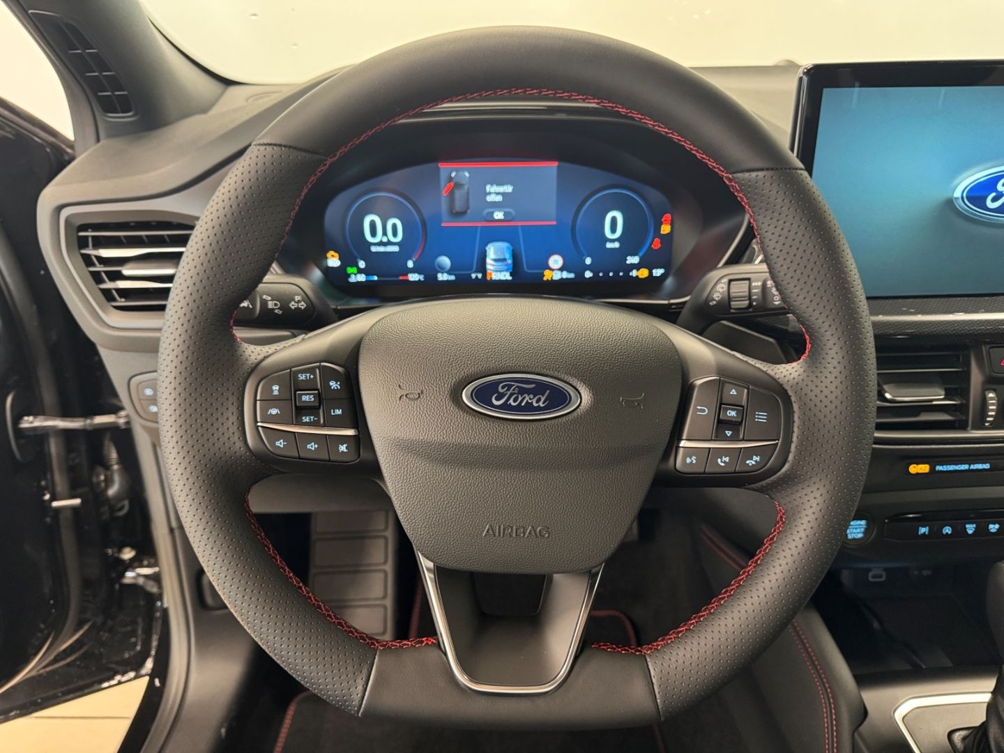 Fahrzeugabbildung Ford Focus Turnier ST-Line X B&O 18'' LED ACC Kamera
