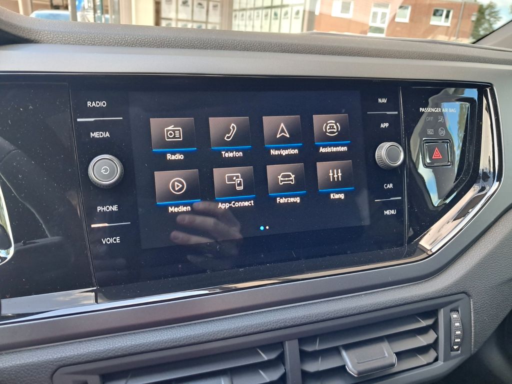VW Taigo 1.5 TSI DSG R-Line Schiebedach AHK Matrix - Bild 16