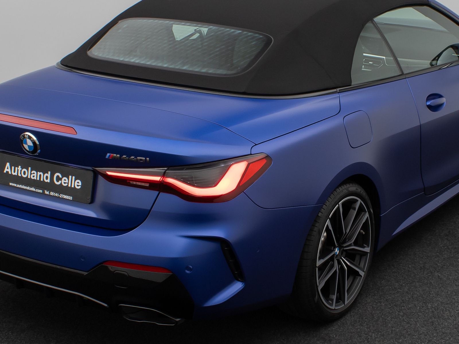 Fahrzeugabbildung BMW M440i xD Cabrio DAB Kamera HUD Individual 19Zoll