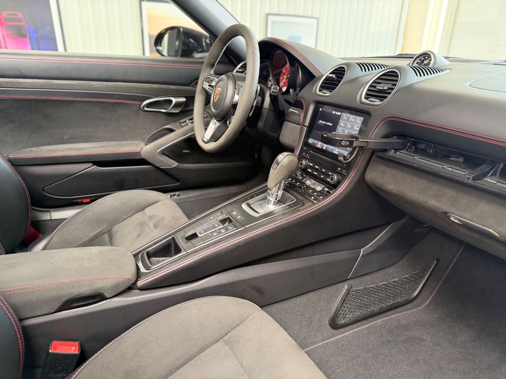 PORSCHE 718 Boxster/GTS 4.0/APPROV/GTS PAKET/BOSE/SP.CHR PORSCHE 718 Boxster/GTS 4.0/APPROV/GTS PAKET/BOSE/SP.CHR