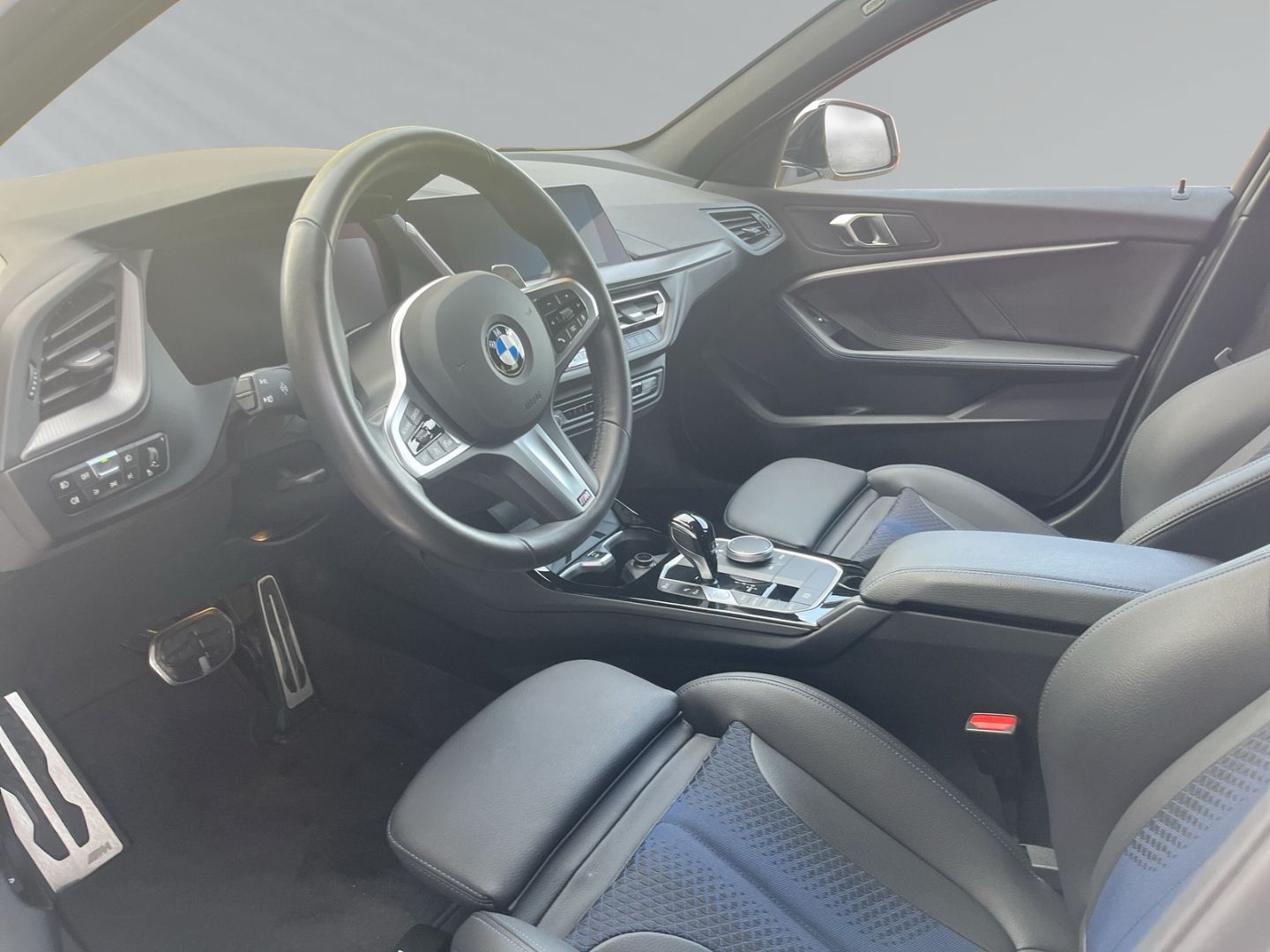 BMW 118 d Aut. M Sport Navigation LED Tempomat PDC foto 4