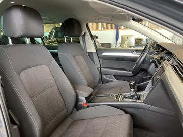 Volkswagen Passat Variant  *1.HAND*NAVI*APS*AHK*LED*SMARTL*