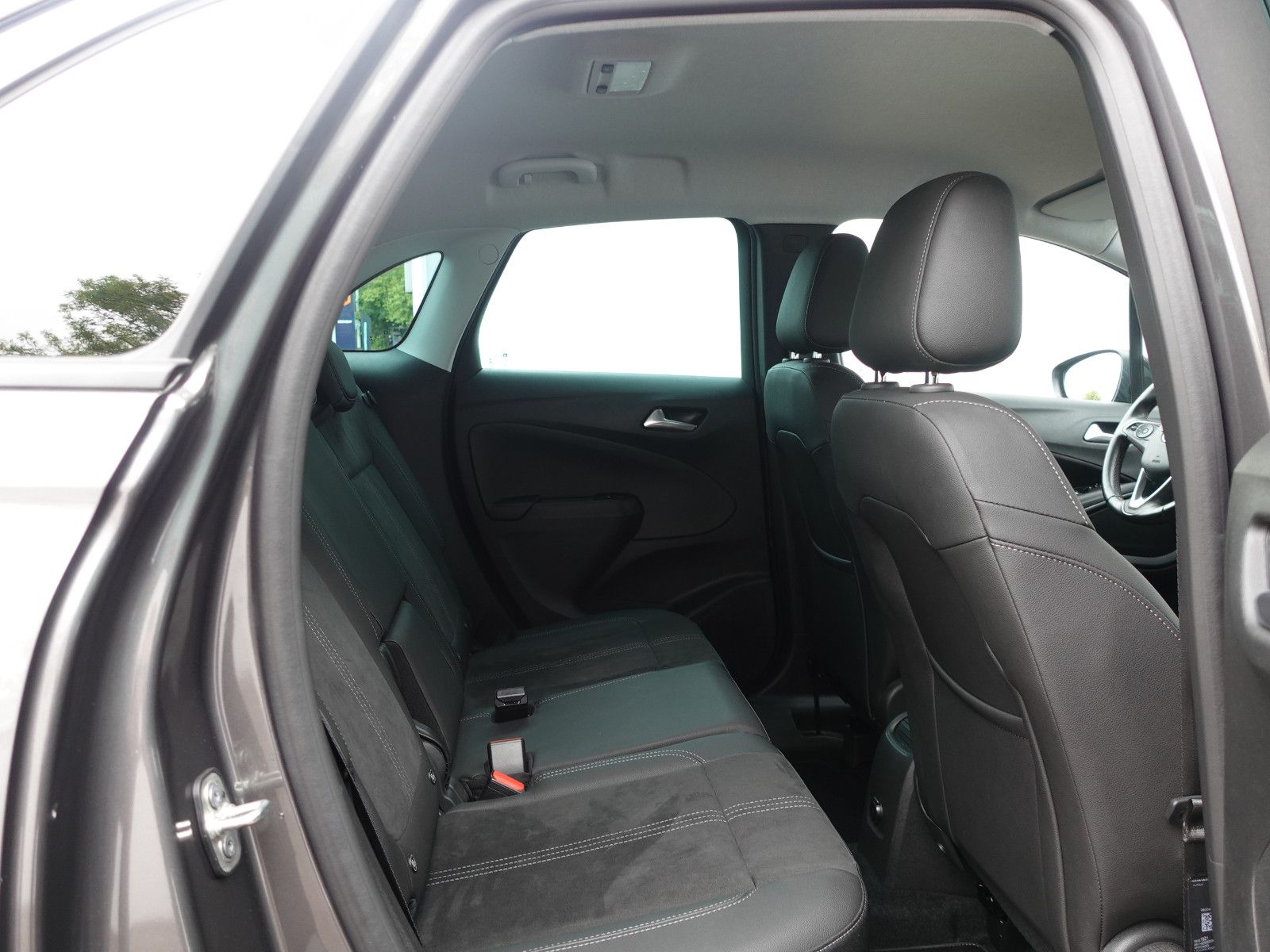 Fahrzeugabbildung Opel Crossland 1.2 Ultimate Sitzh.,Navi,Kamera,PDC