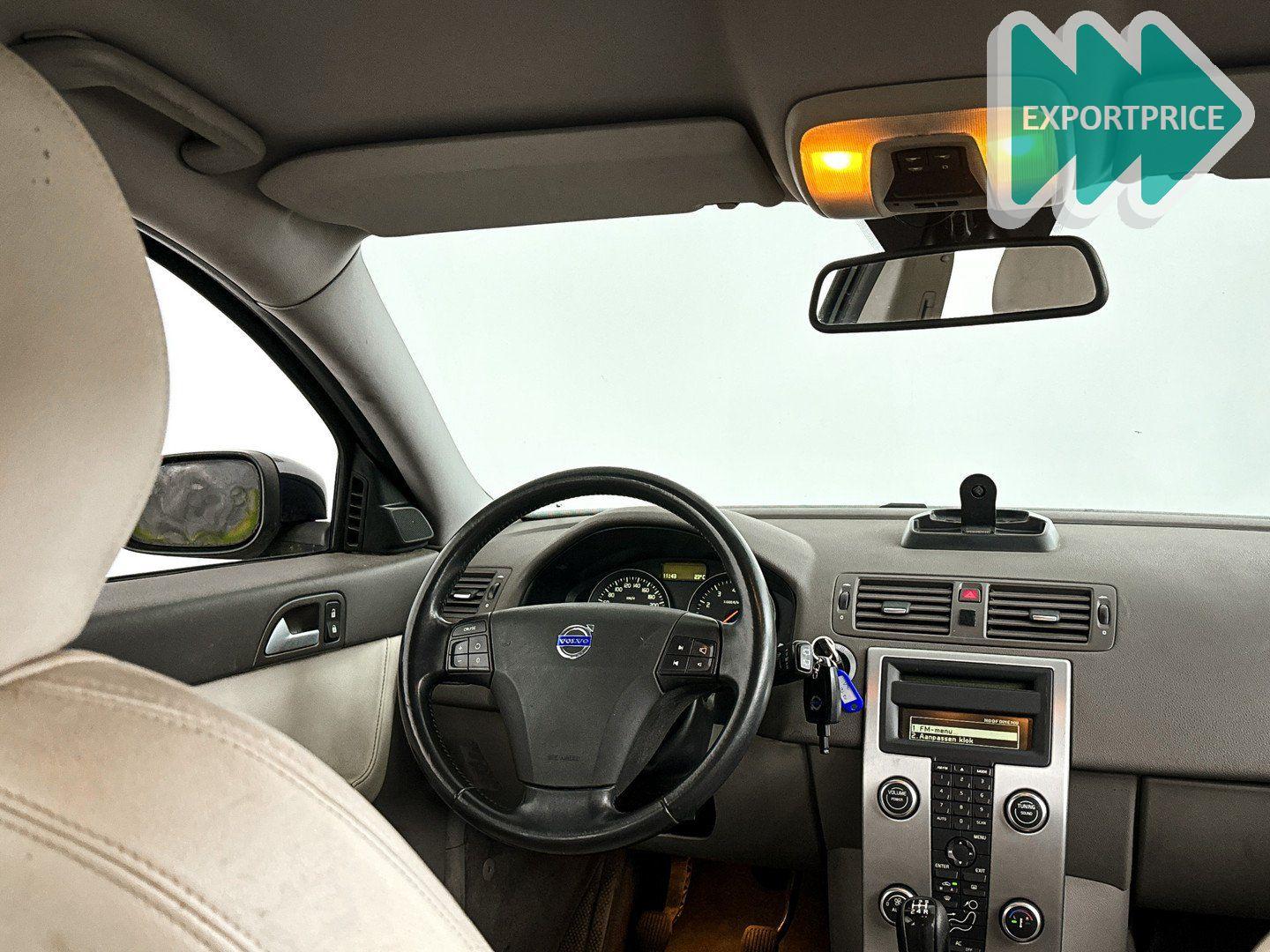 Volvo V50 2008 — interior