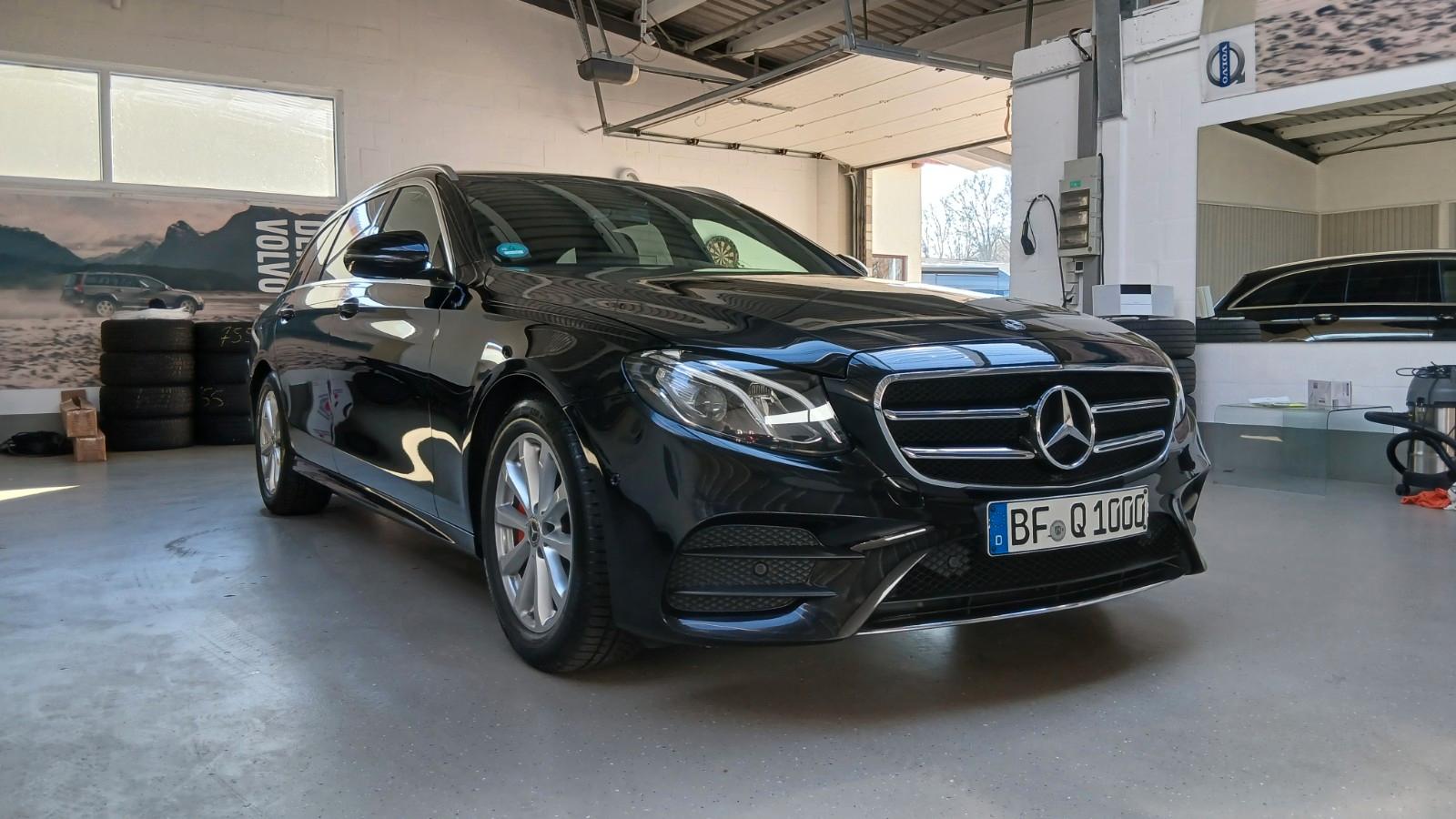 Mercedes-Benz E 220 d  AMG Line / LM "19" AHK schwenkb.