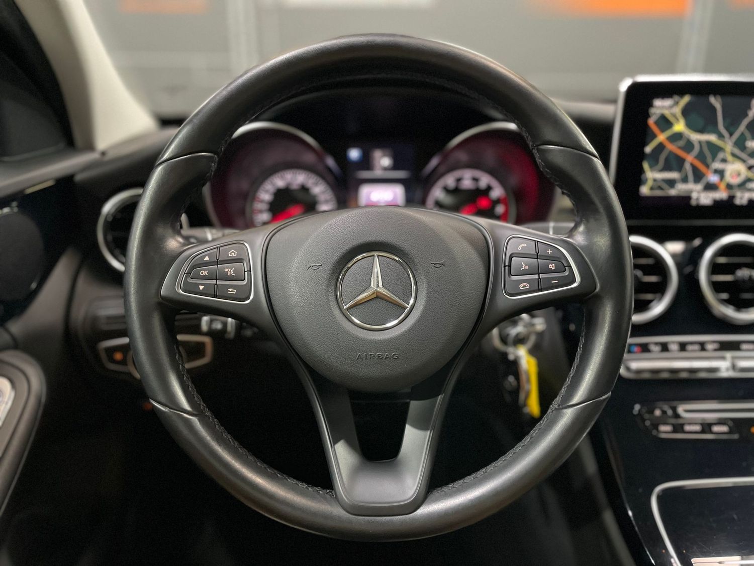 Fahrzeugabbildung Mercedes-Benz C 180 CGI Avantgarde #LED#Distr.#Kamera