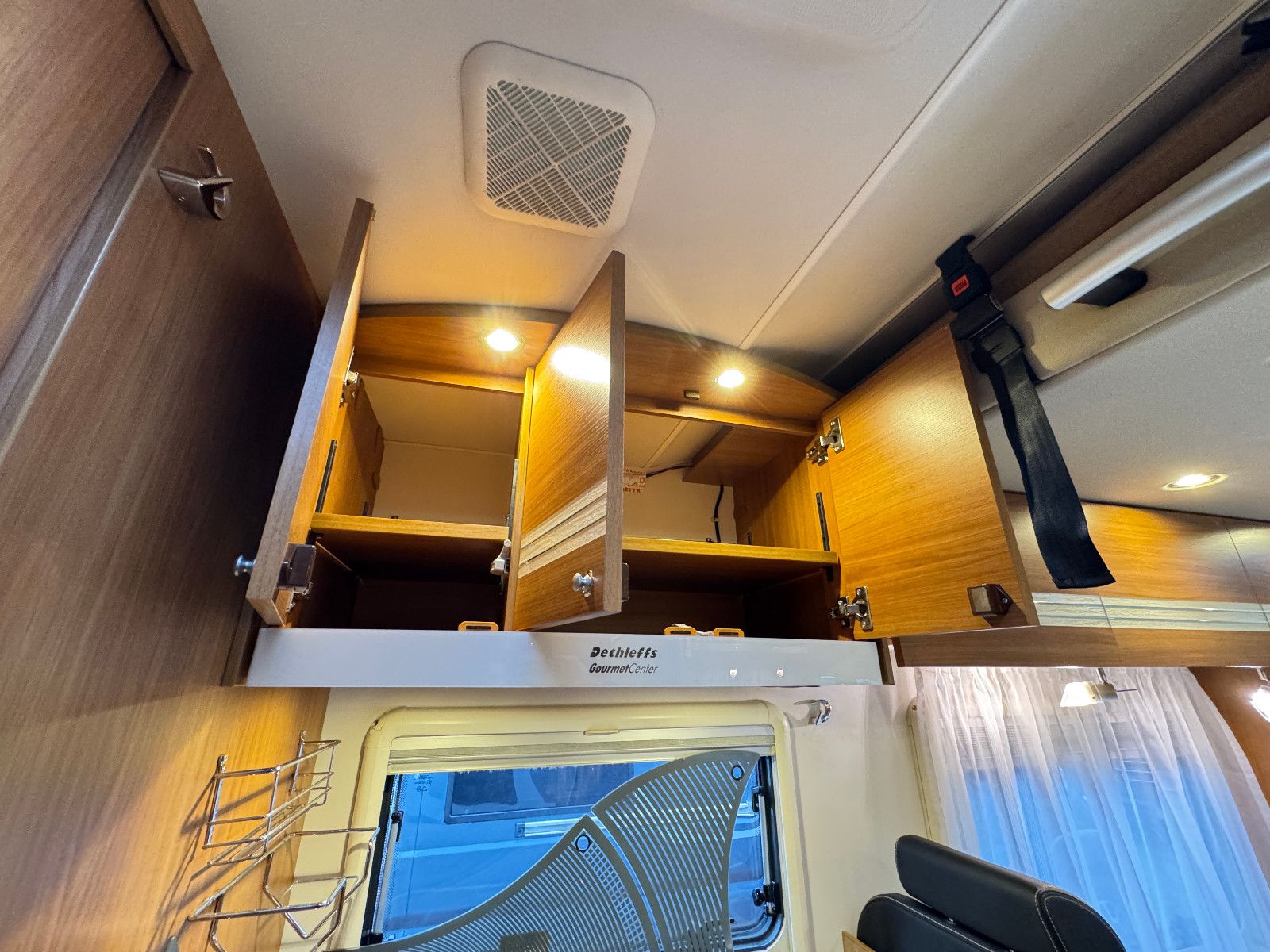 Fahrzeugabbildung Dethleffs T 7151-4 DB MAGIC EDITION QUEENSBETT SOLAR ALKO