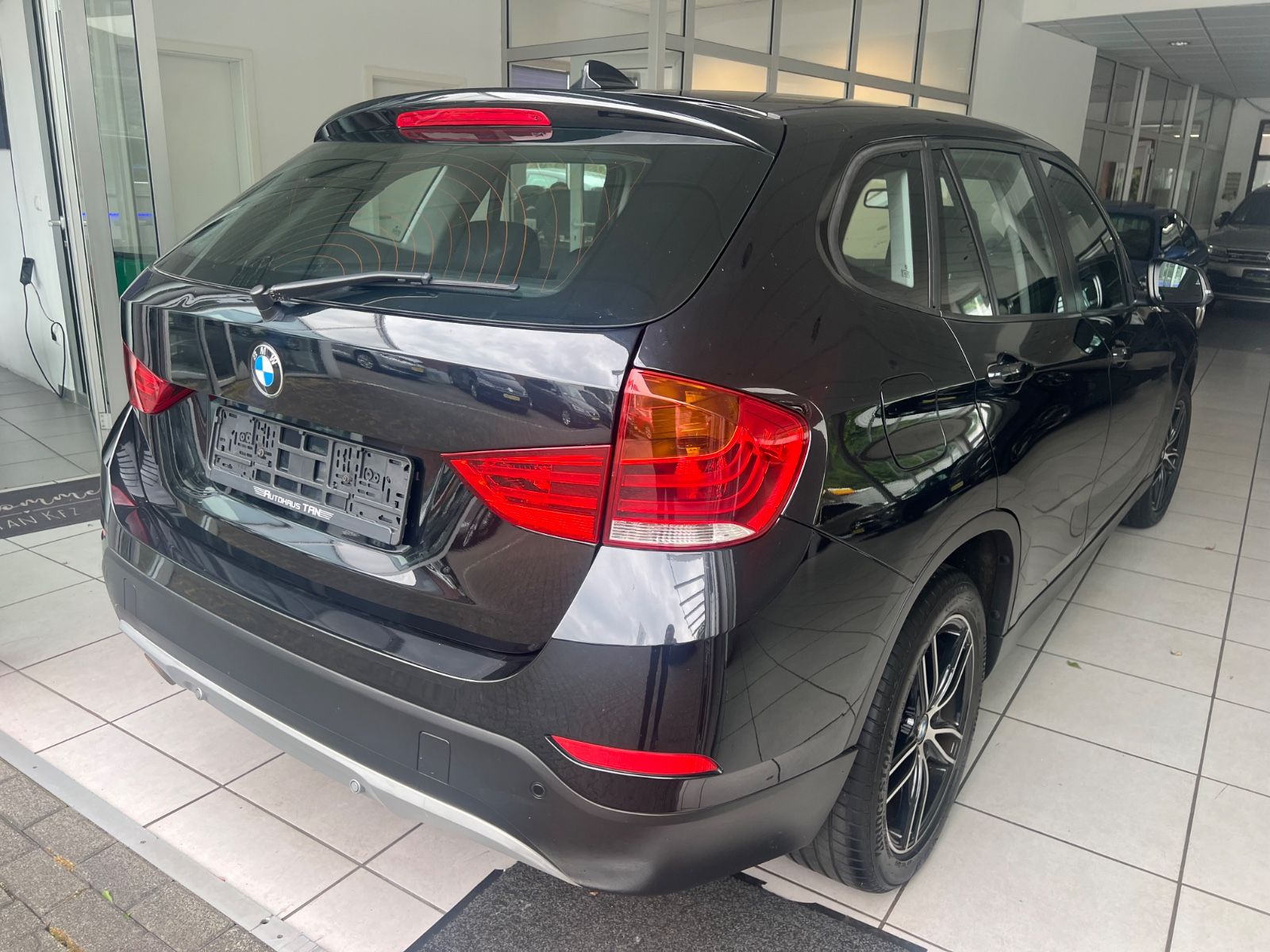 Fahrzeugabbildung BMW X1 18 d xDrive * AUTOMATIK *