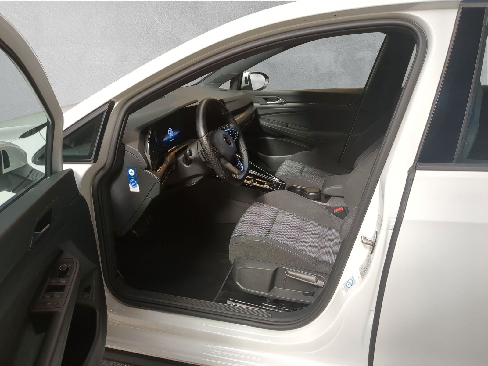 Fahrzeugabbildung Volkswagen Golf GTE 1.4 eHybrid DSG App-Connect LED-Plus