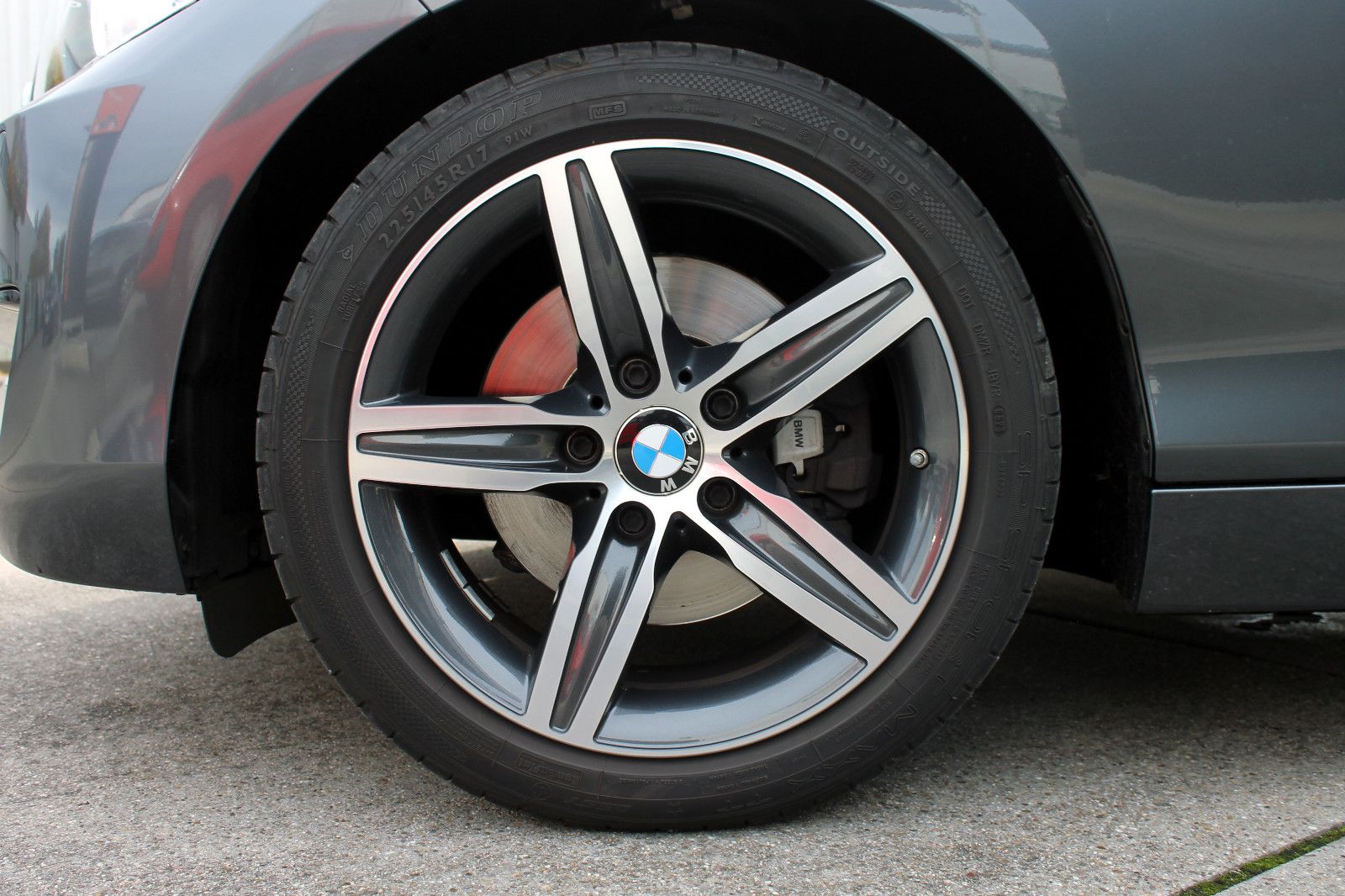 Fahrzeugabbildung BMW 220i Coupé Sport-Line SHZ PDC eGSHD 2-Zonen HiFi