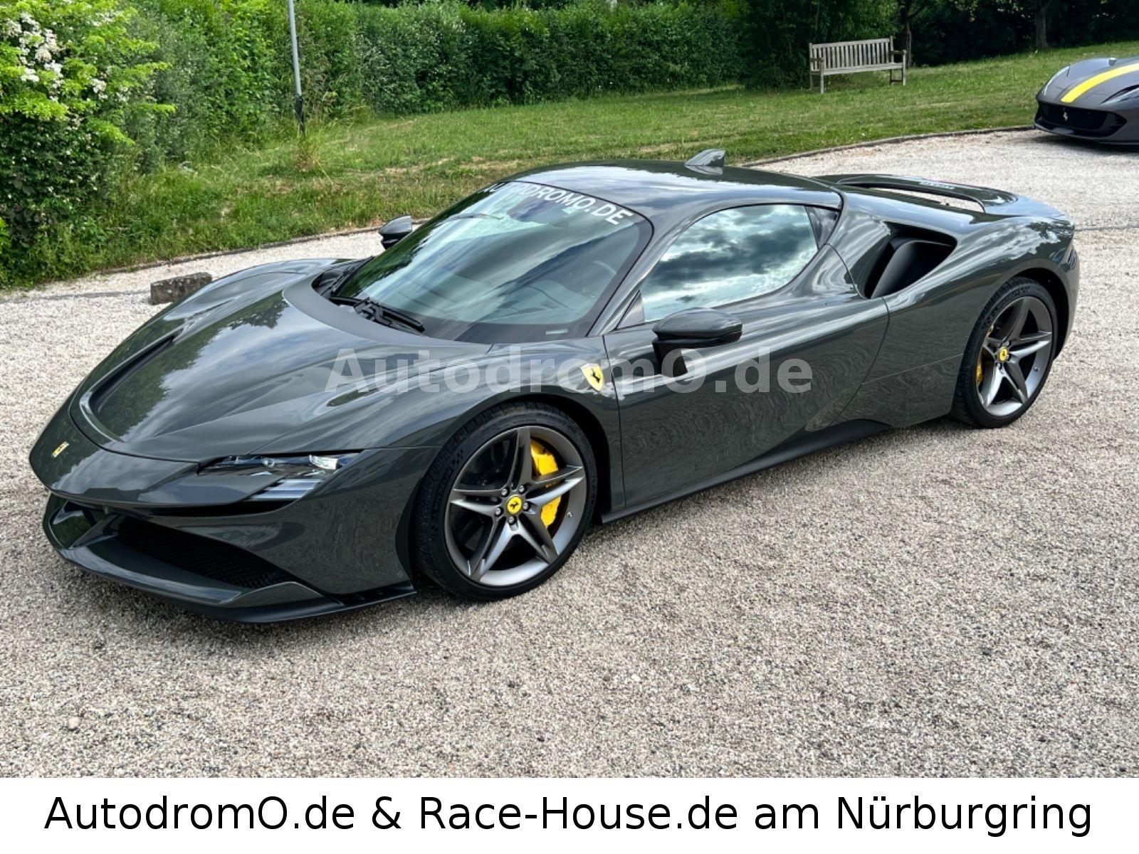 Ferrari SF90 Grigio Scuro Carbonsitze Liftsystem MwSt.