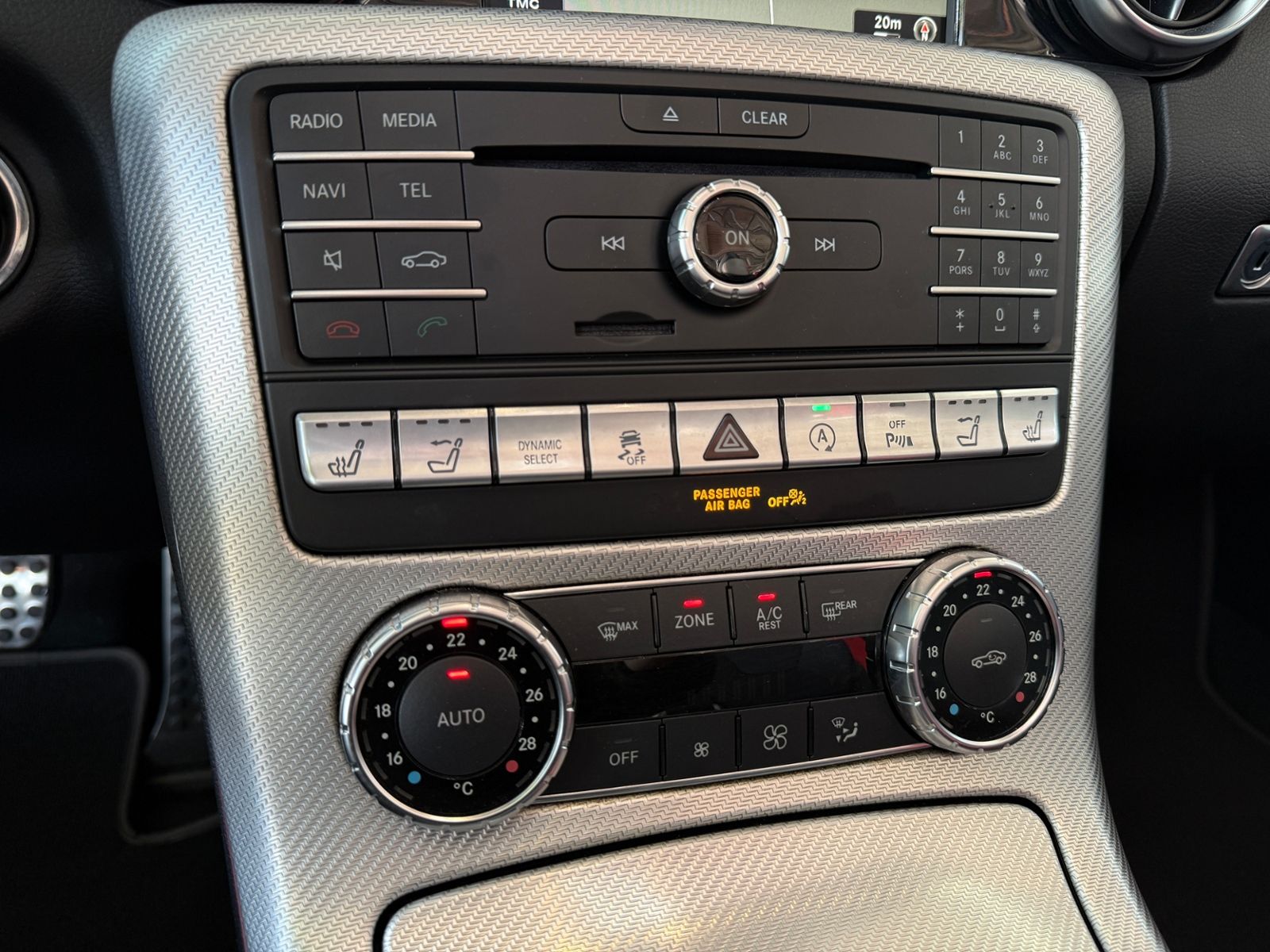 Fahrzeugabbildung Mercedes-Benz SLC 300 AMG MEMORY RFK LED