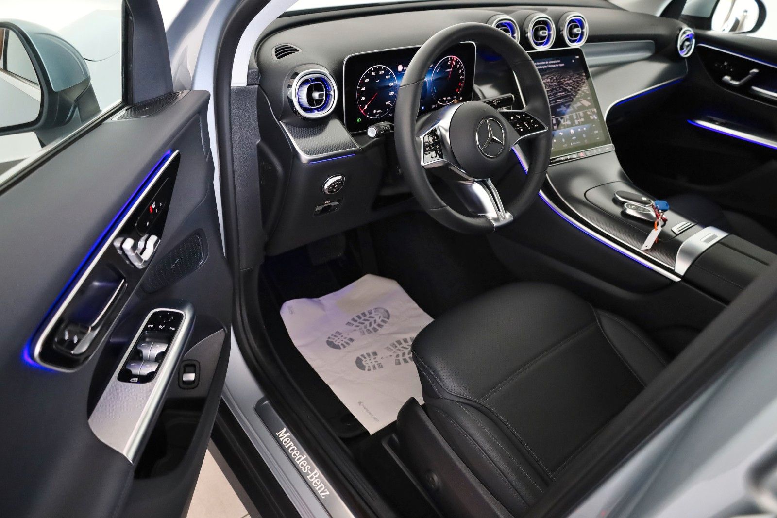Fahrzeugabbildung Mercedes-Benz GLC 300 de 4M Avantgarde,Leder,Navi,360°,AHK,+WR