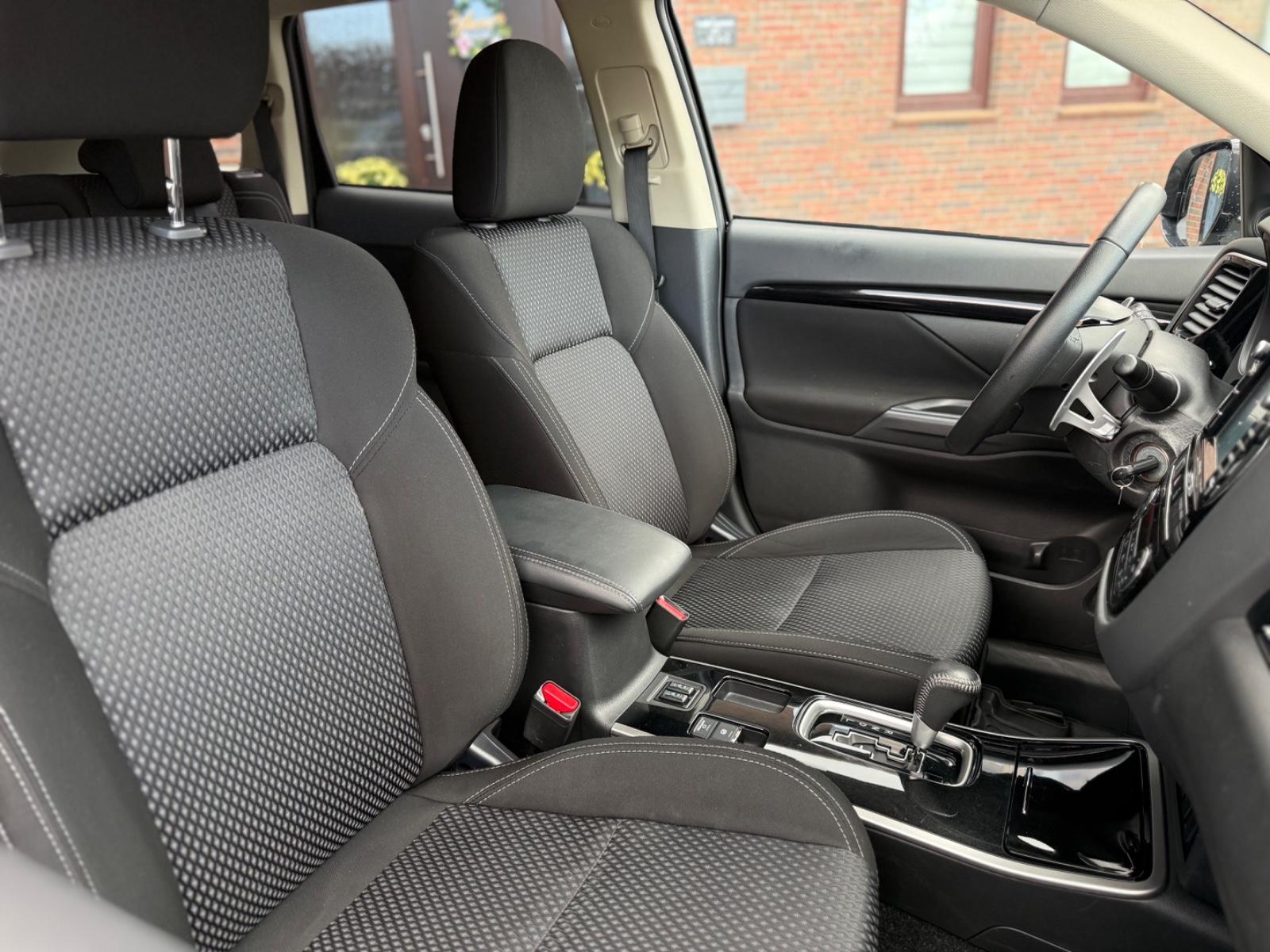 Mitsubishi Outlander 2.0 CVT Diamant Ed. 2WD I AHK I KAM
