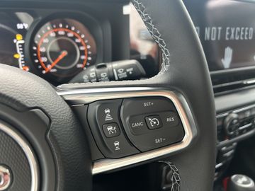 Jeep WRANGLER MY25 Sahara 4x4 AT8 LED KAMERA NAVI