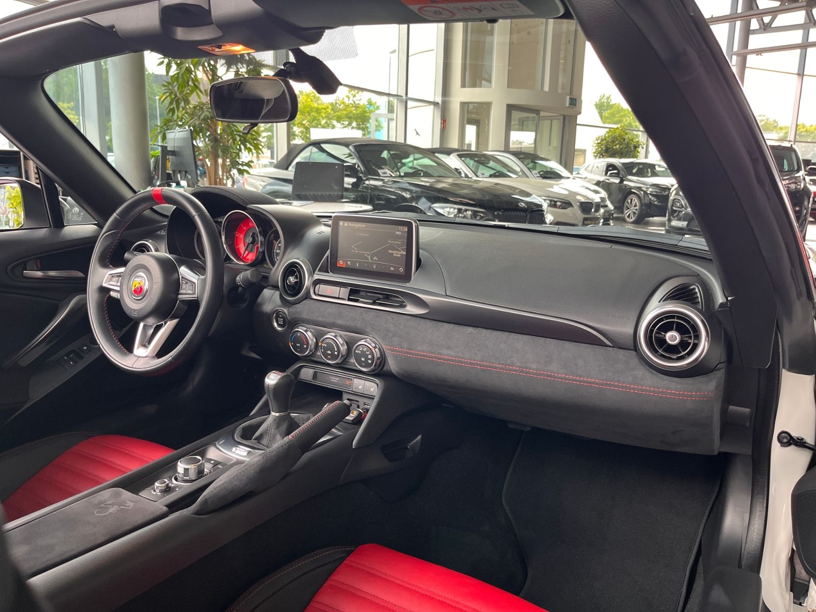 Fahrzeugabbildung Abarth 124 Spider Turismo LED DAB LEDER NAV SHZ