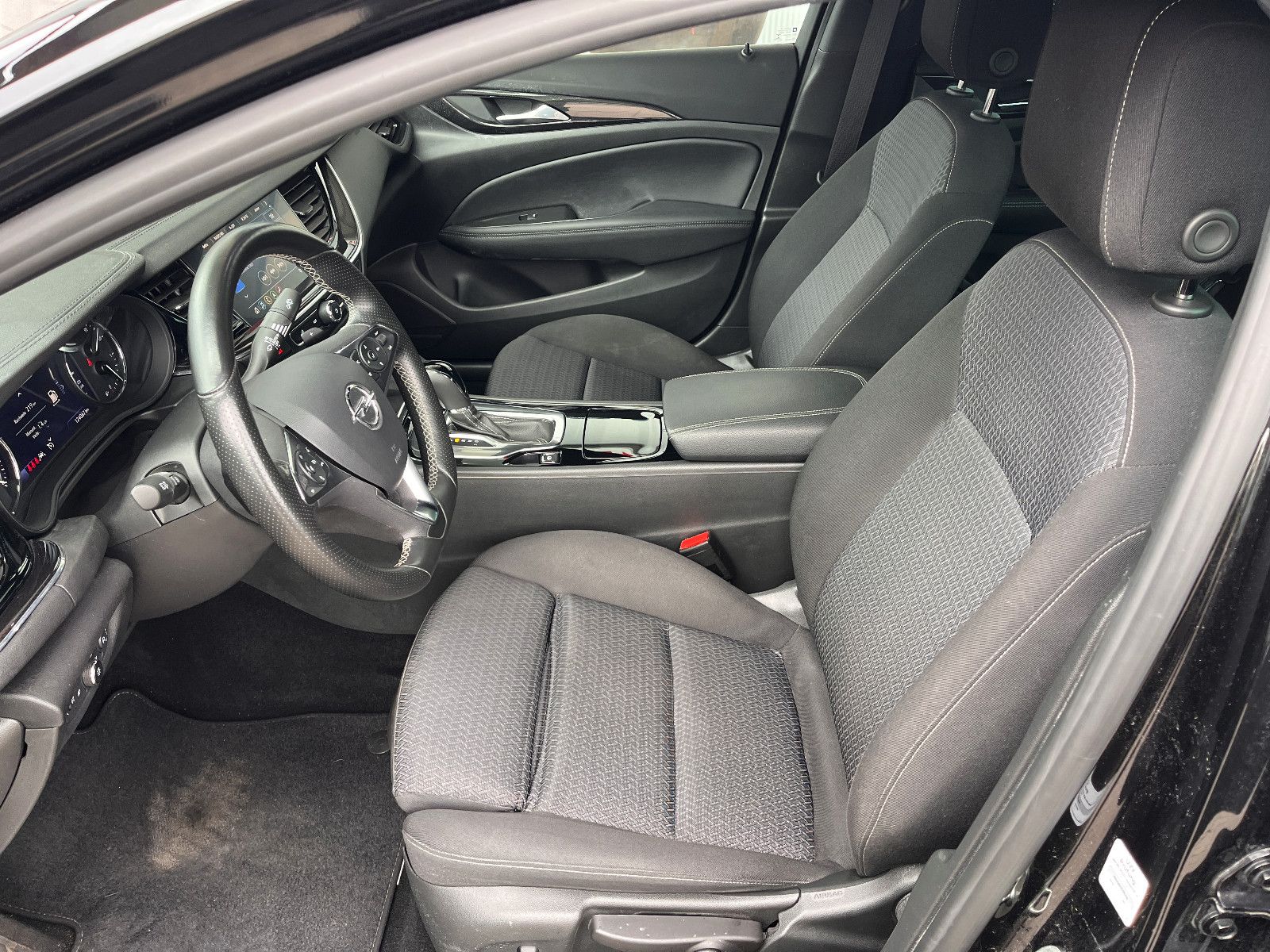 Fahrzeugabbildung Opel Insignia B Grand Sport GS Line 2.0 Turbo Autom.