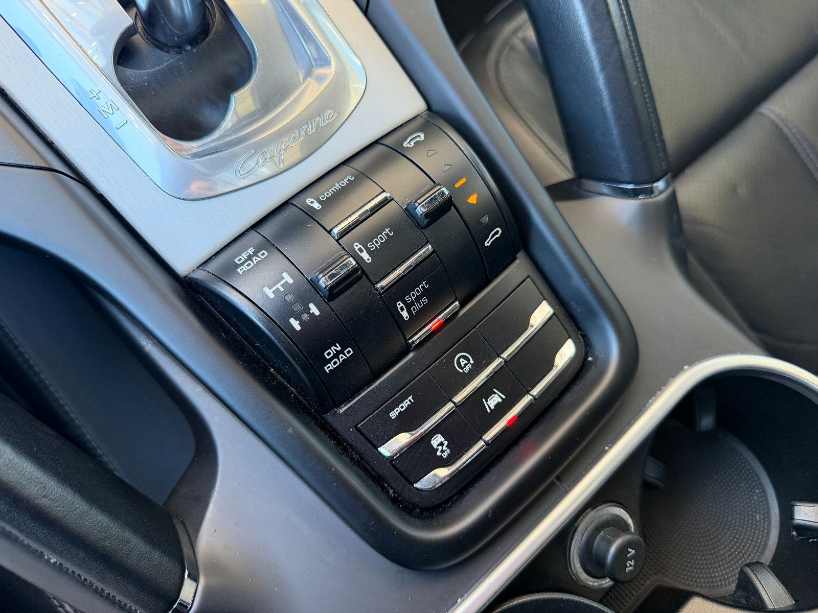 Fahrzeugabbildung Porsche Cayenne /LED/S-DACH/21"ALU/NAVI/LEDER/KAMERA
