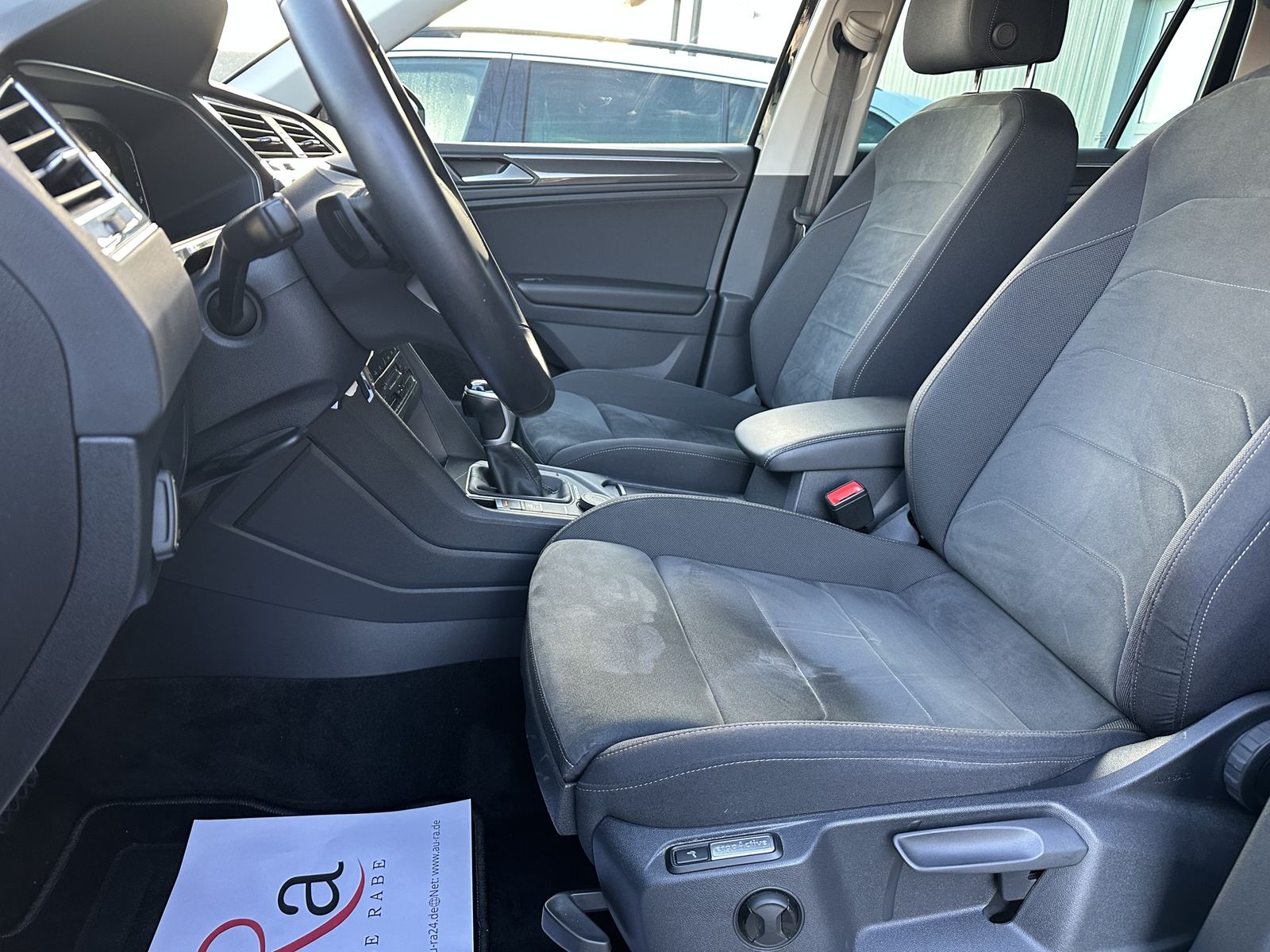 Fahrzeugabbildung Volkswagen Tiguan 2.0 TSI Elegance 4M NAV+LED+KAMERA+19ZOLL