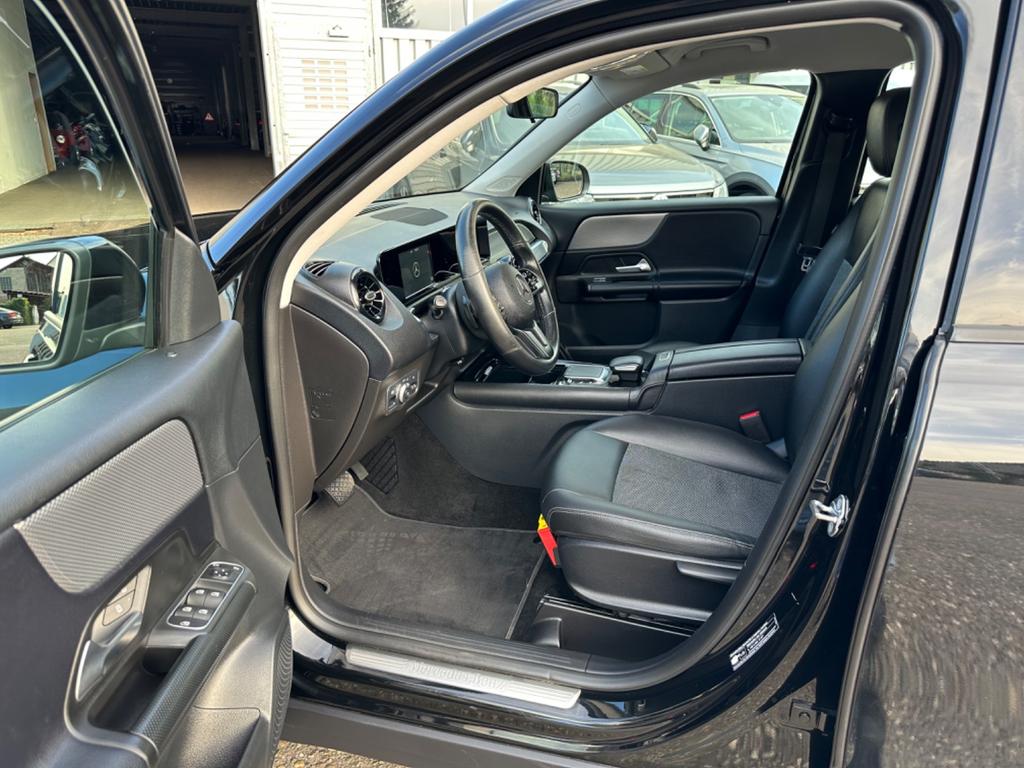 Mercedes-Benz GLB 180