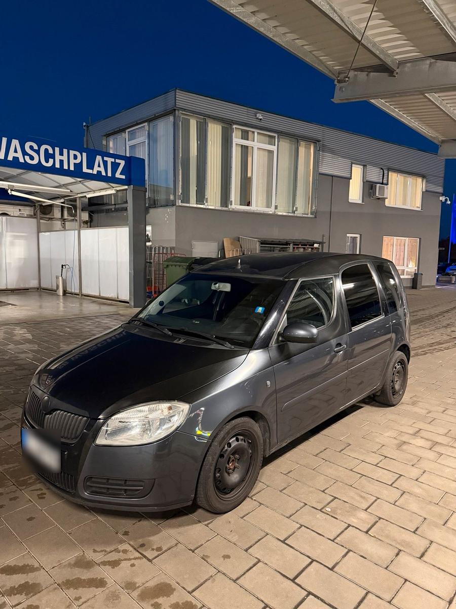 Skoda Roomster 2007 — вигляд ззаду