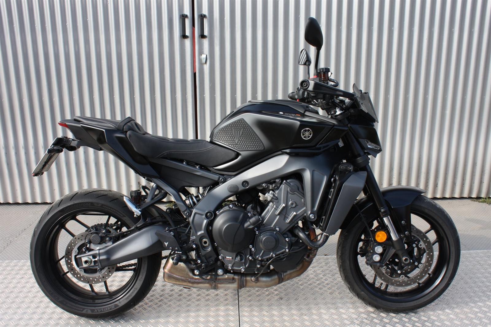 Yamaha MT-09 Vorführer mit viel Zubehör + Garantie