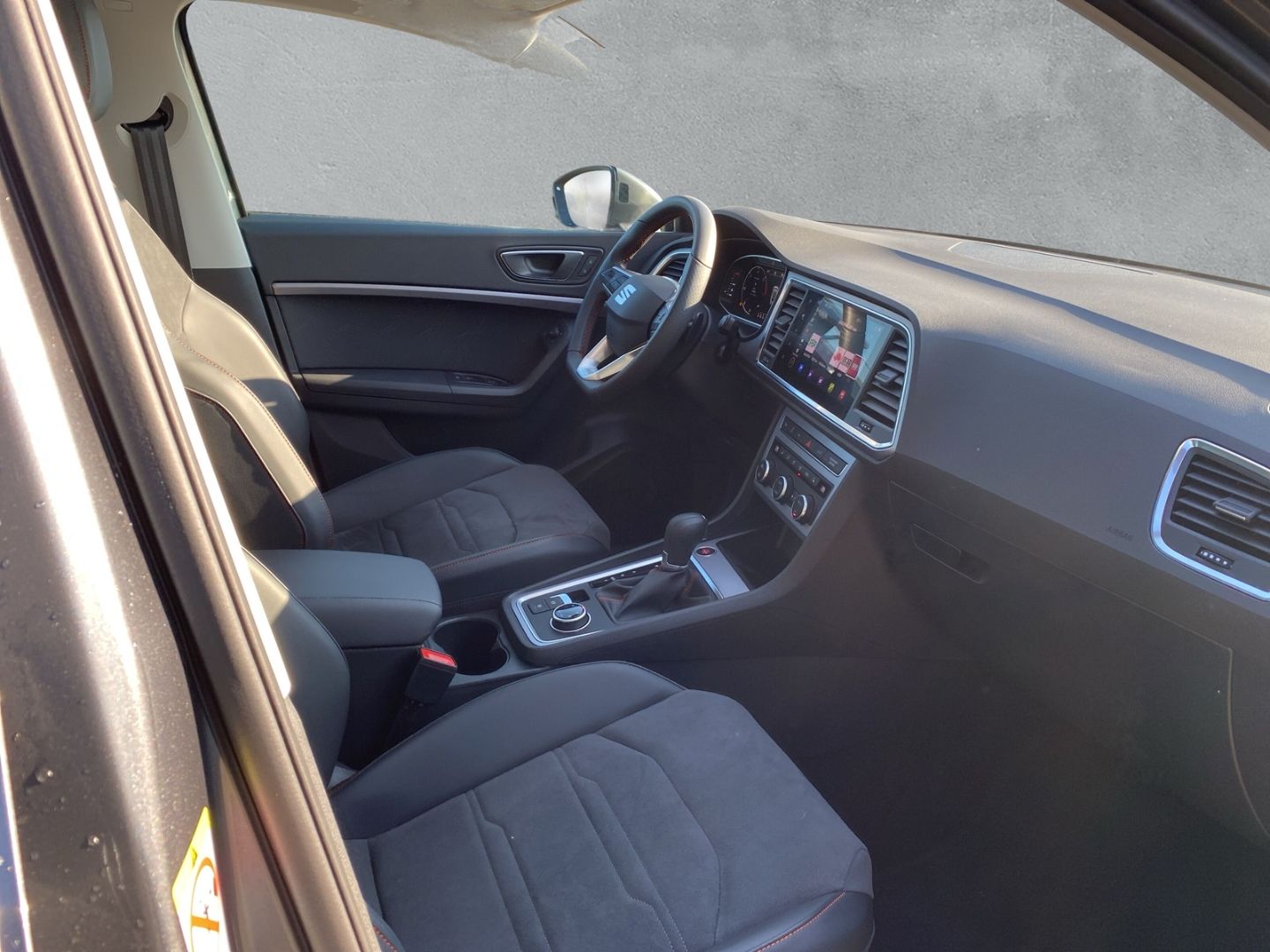 Fahrzeugabbildung SEAT Ateca FR 4Drive 2.0 TDI EU6d AD AHK-klappbar Nav