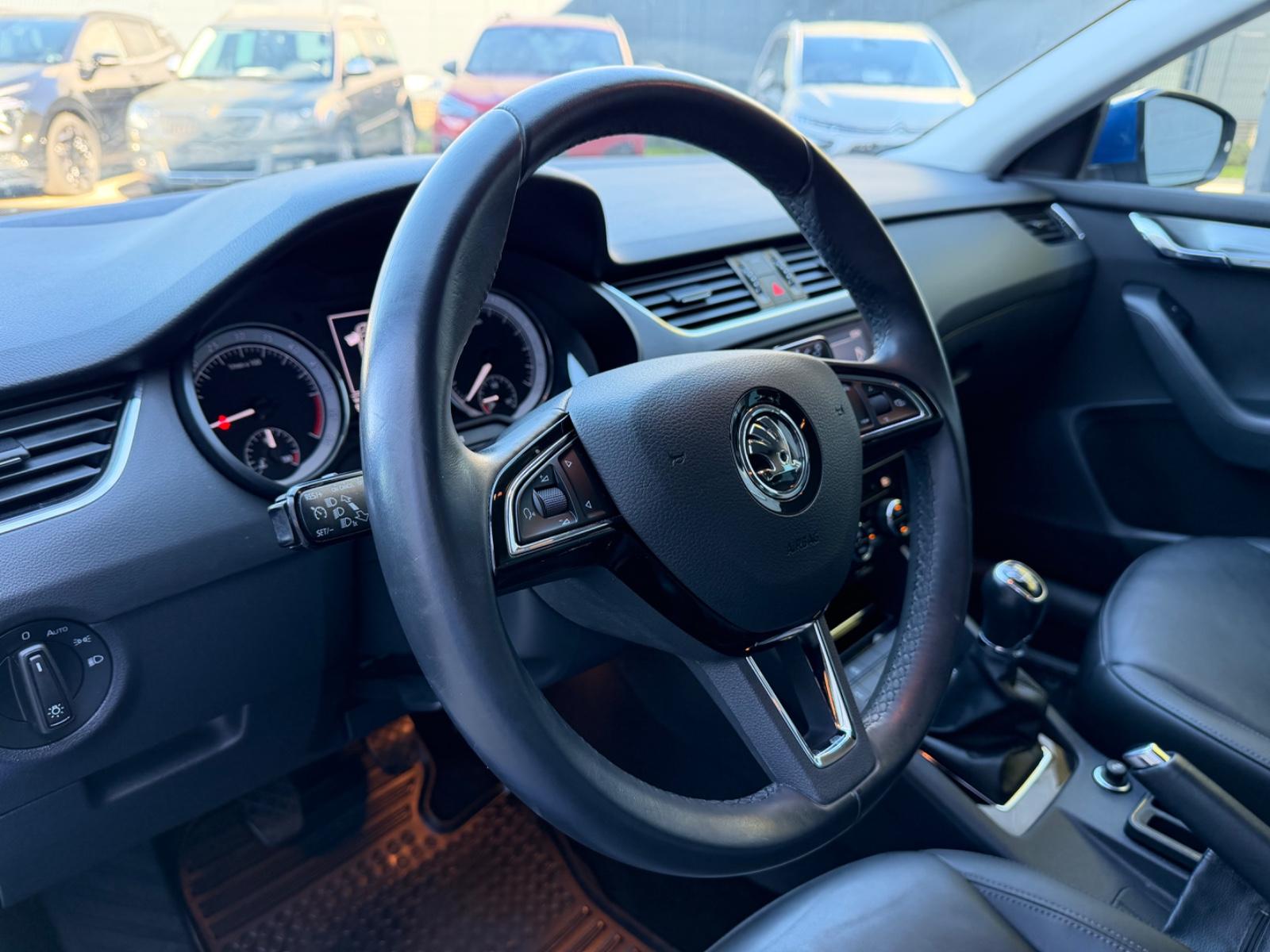 Skoda Octavia 2.0 TDI/LED/KAMERA/AHK/LEDER/MEMORY