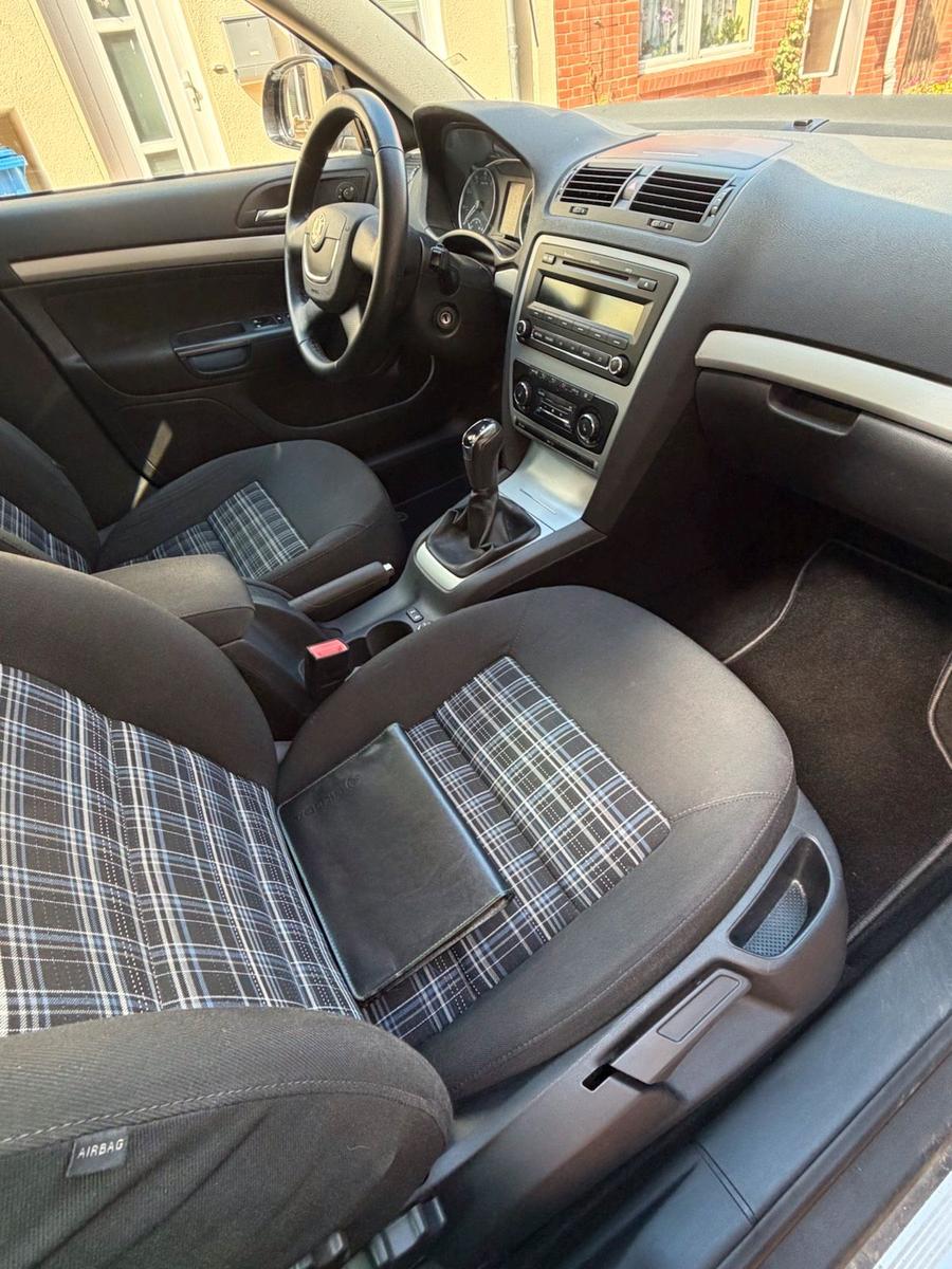 Skoda Octavia 2012 — photo 11