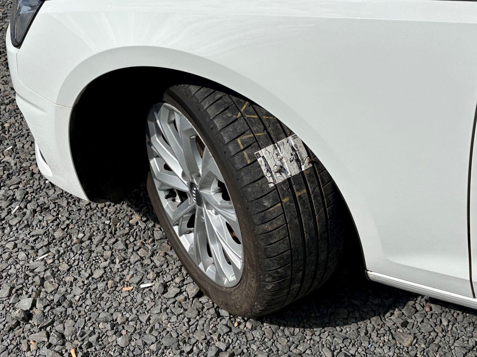 Fahrzeugabbildung Audi A4 Avant 35 TDI basis Navi AHK 1.HAND LED SPORTS