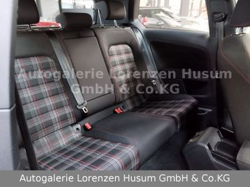 Volkswagen Golf - 8