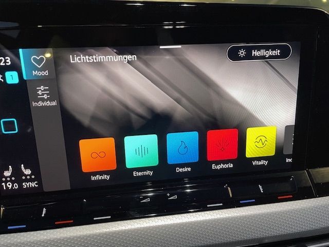 Golf 1.5 TSI VIII Move Navi Keyless Start LED AC