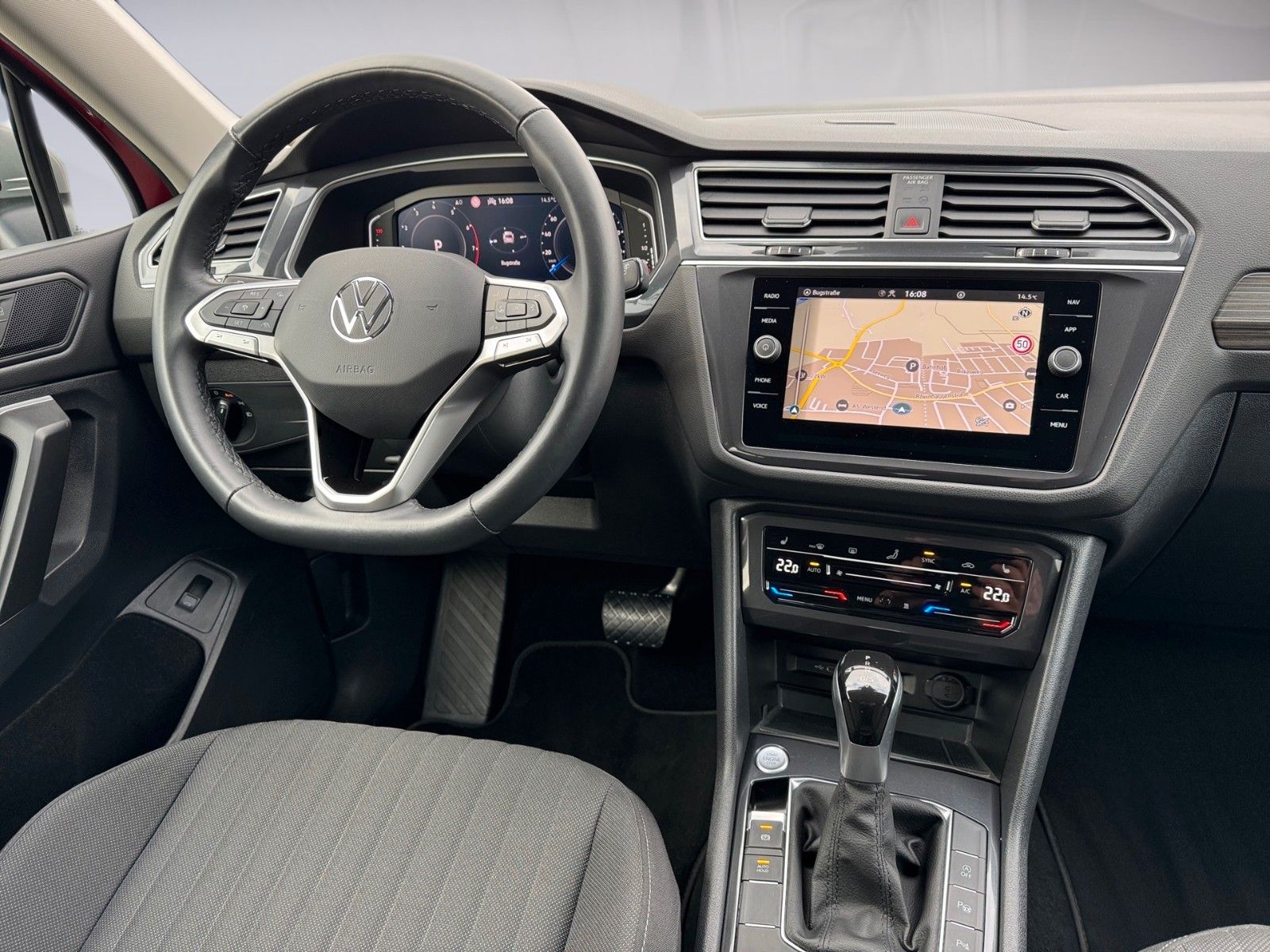 Fahrzeugabbildung Volkswagen Tiguan Allspace Life 1.5 TSI