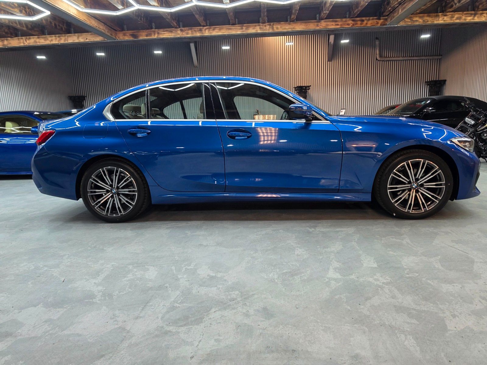 BMW 320 i xDrive M Sport/Head-Up/Driving-Assistant foto 6