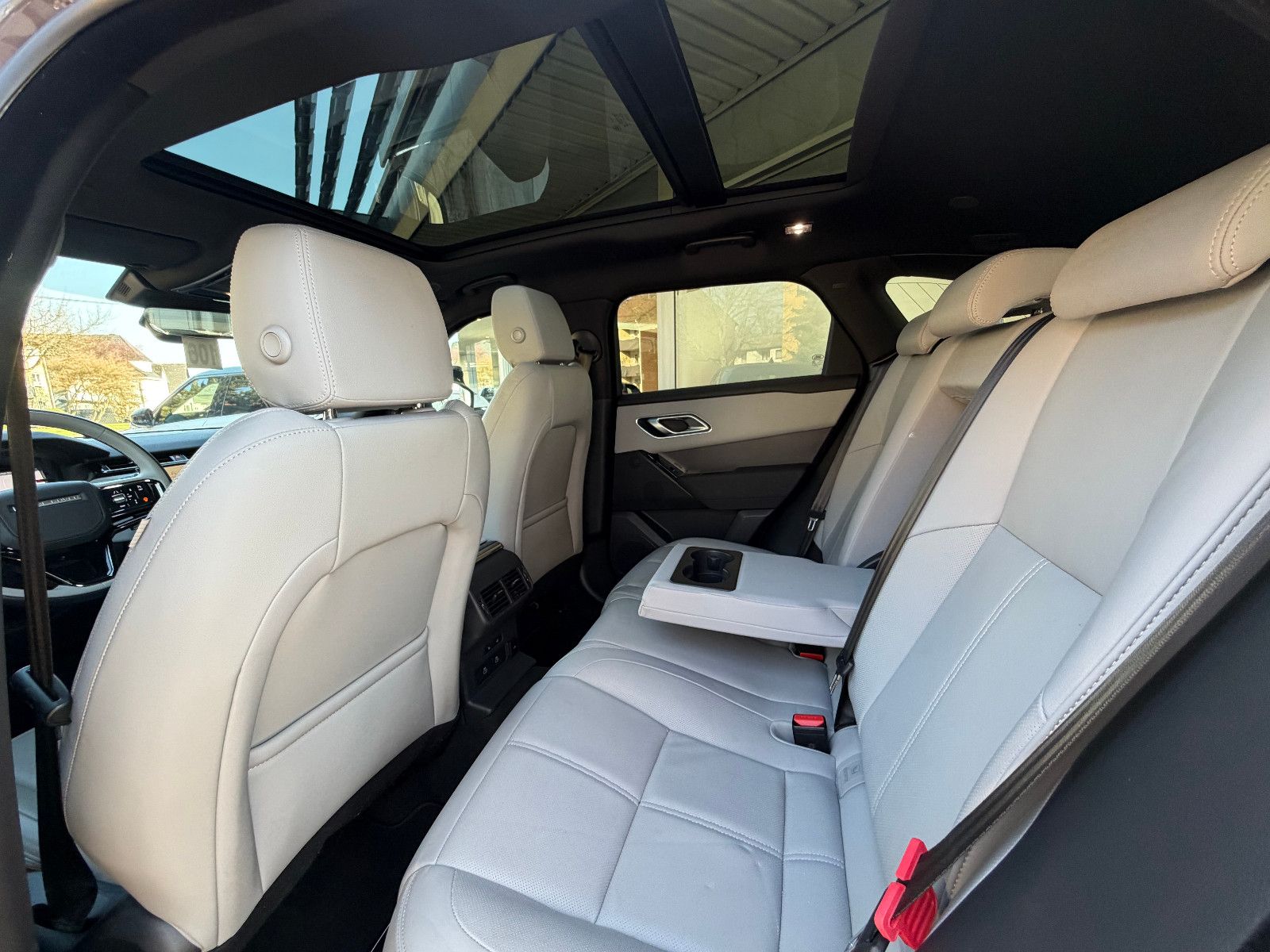 Fahrzeugabbildung Land Rover Range Rover Velar D300/R-DYNAMIC/MERIDIAN/PANO