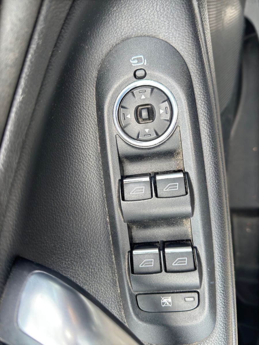 Fahrzeugabbildung Ford S-Max S-MAX Titanium S/Navi/PDC/Panorama/