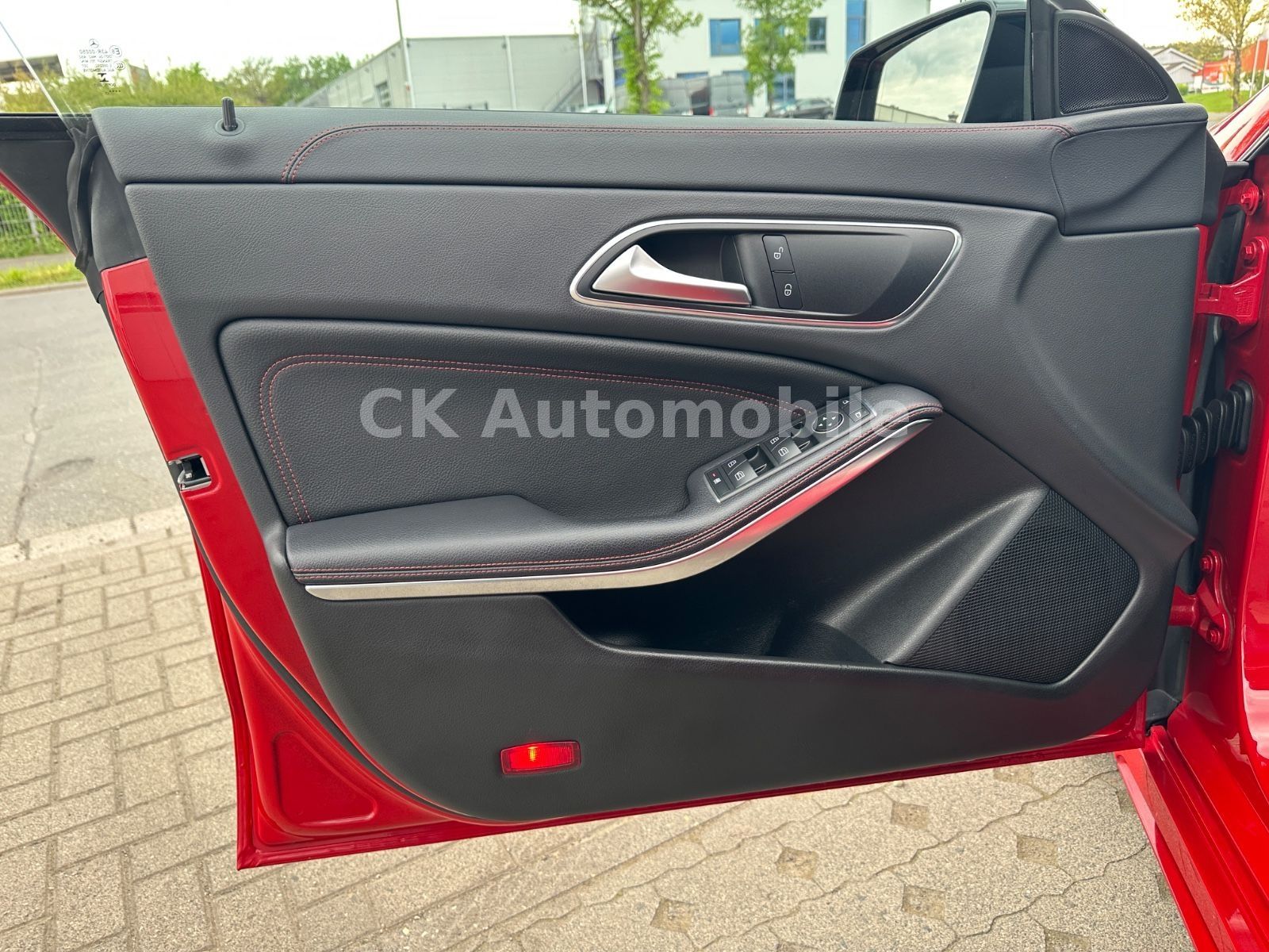 Fahrzeugabbildung Mercedes-Benz CLA 200 Shooting Brake AMG-Line/Night-Paket/LED