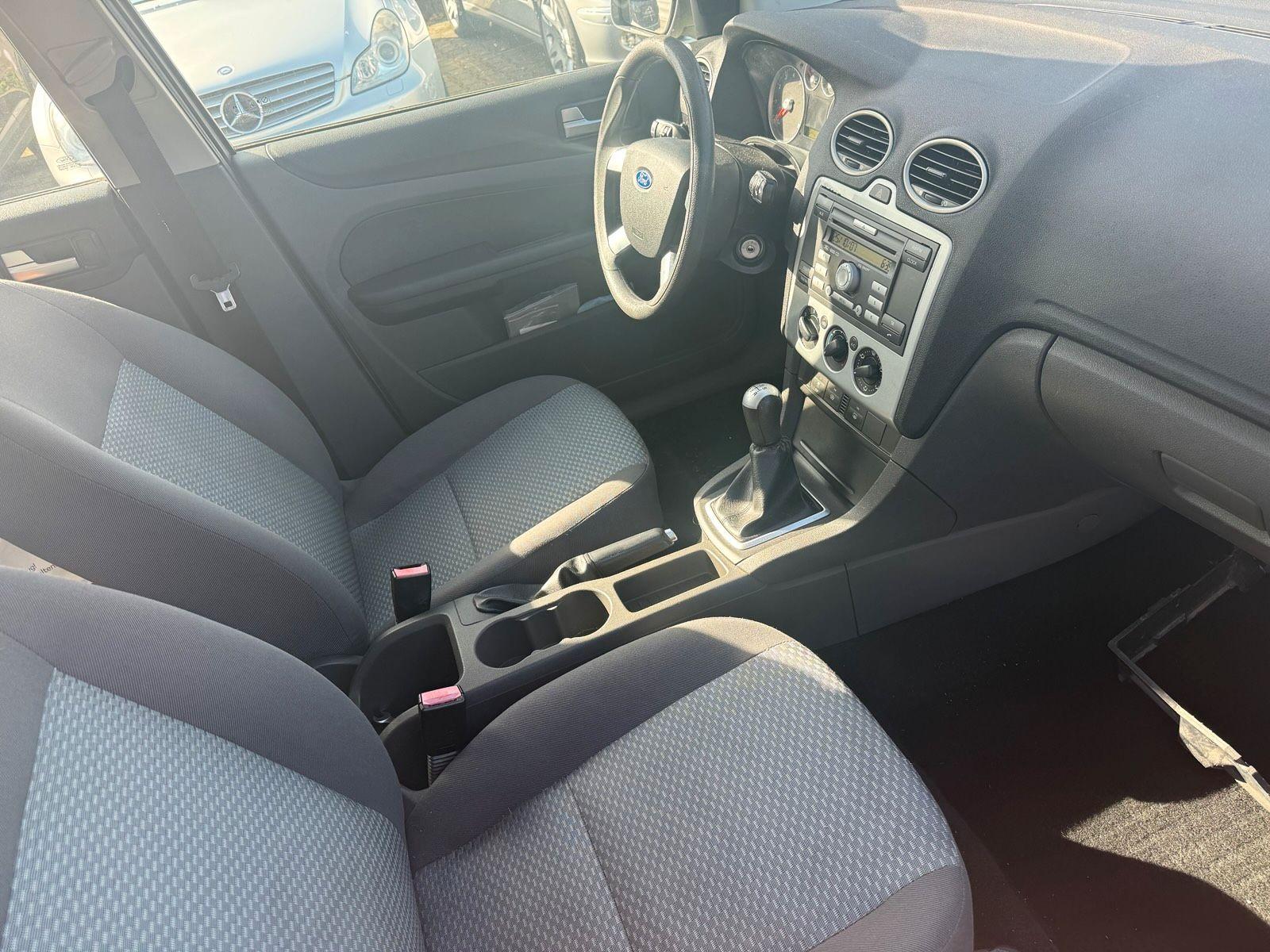 Ford Focus 2007 — photo 14