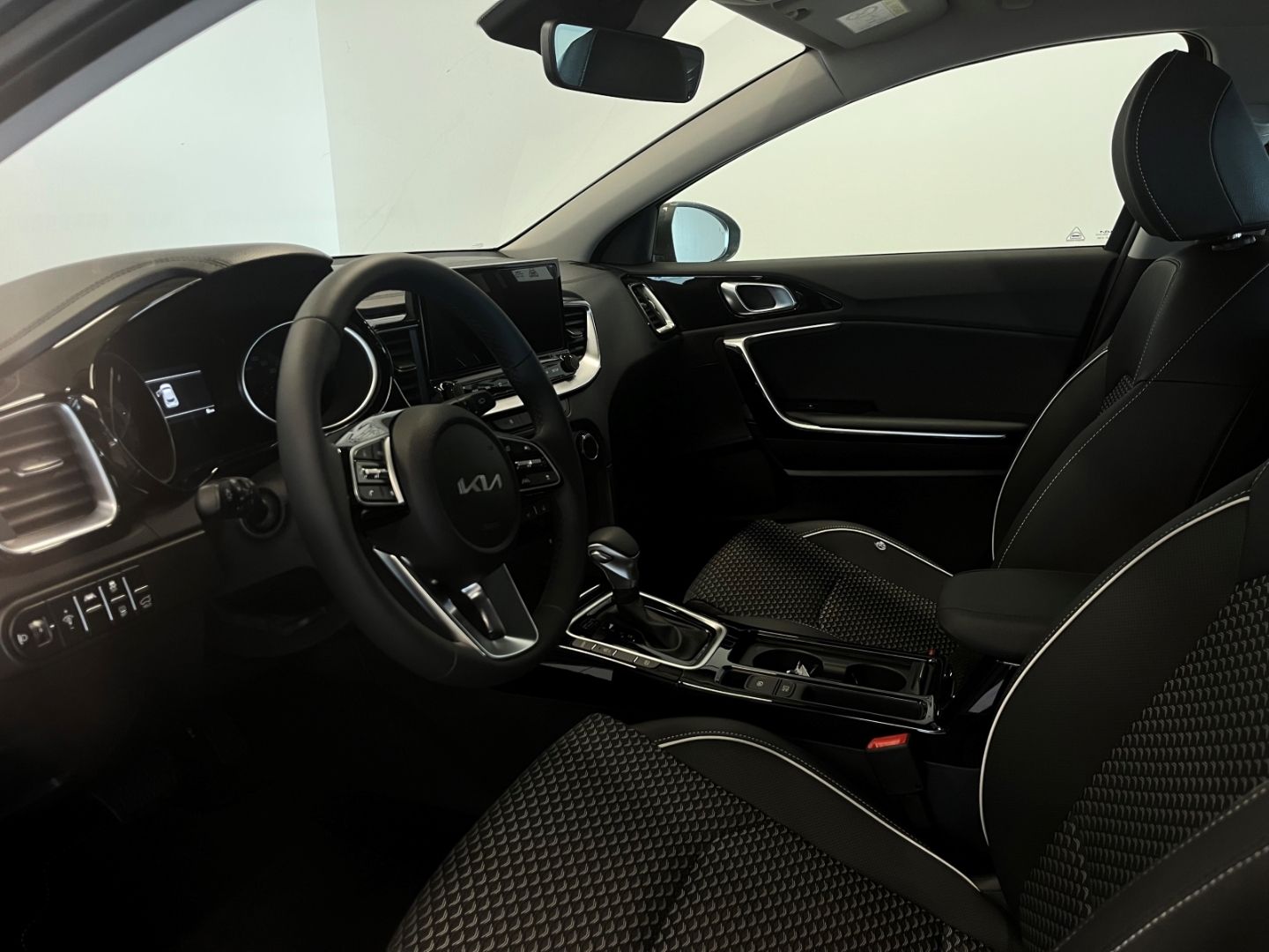 Fahrzeugabbildung Kia XCeed 1.5 T-GDI DCT Spirit JBL totWinkASS Navi