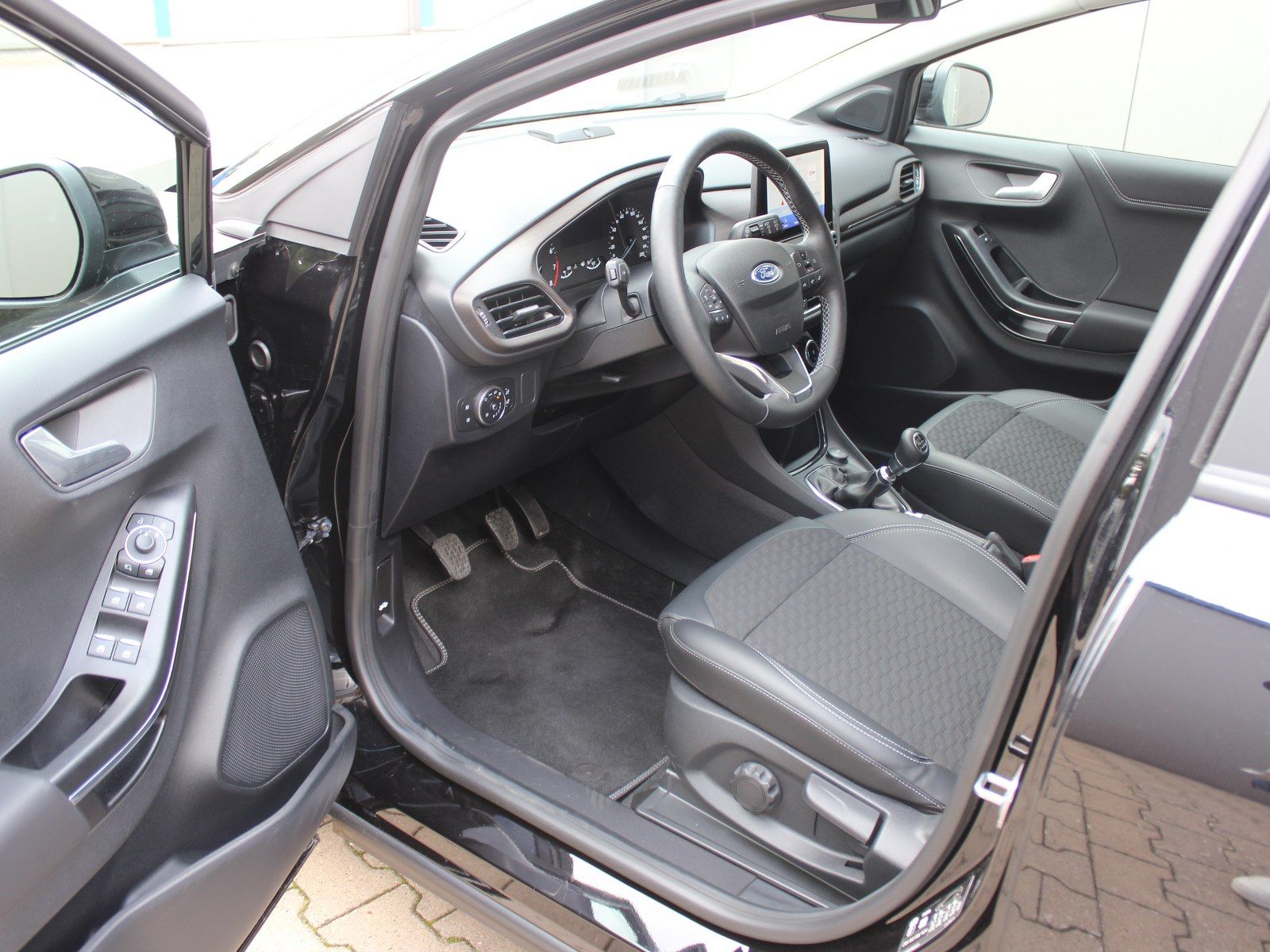 Fahrzeugabbildung Ford Puma Titanium X 1,0 EcoBoost Mild Hybrid