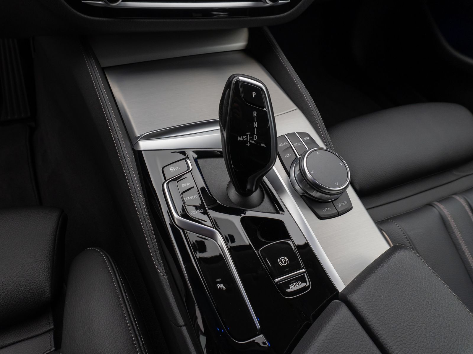 Fahrzeugabbildung BMW 540d xD Luxury Line Kamera HUD DAB ACC Alarm LED