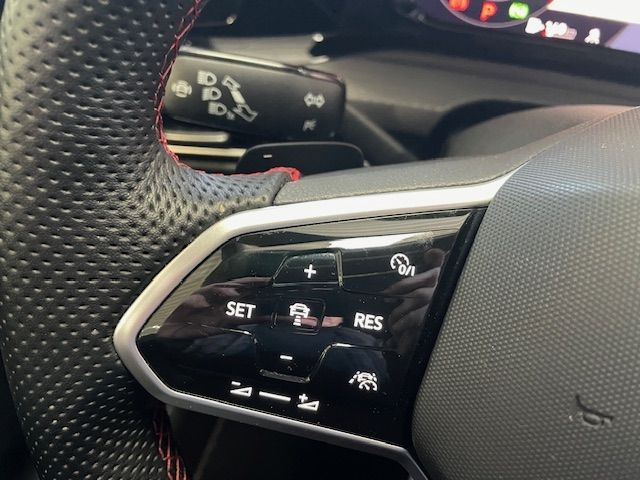 Golf GTI Clubsport Matrix LED Navi DCC Kamera 19