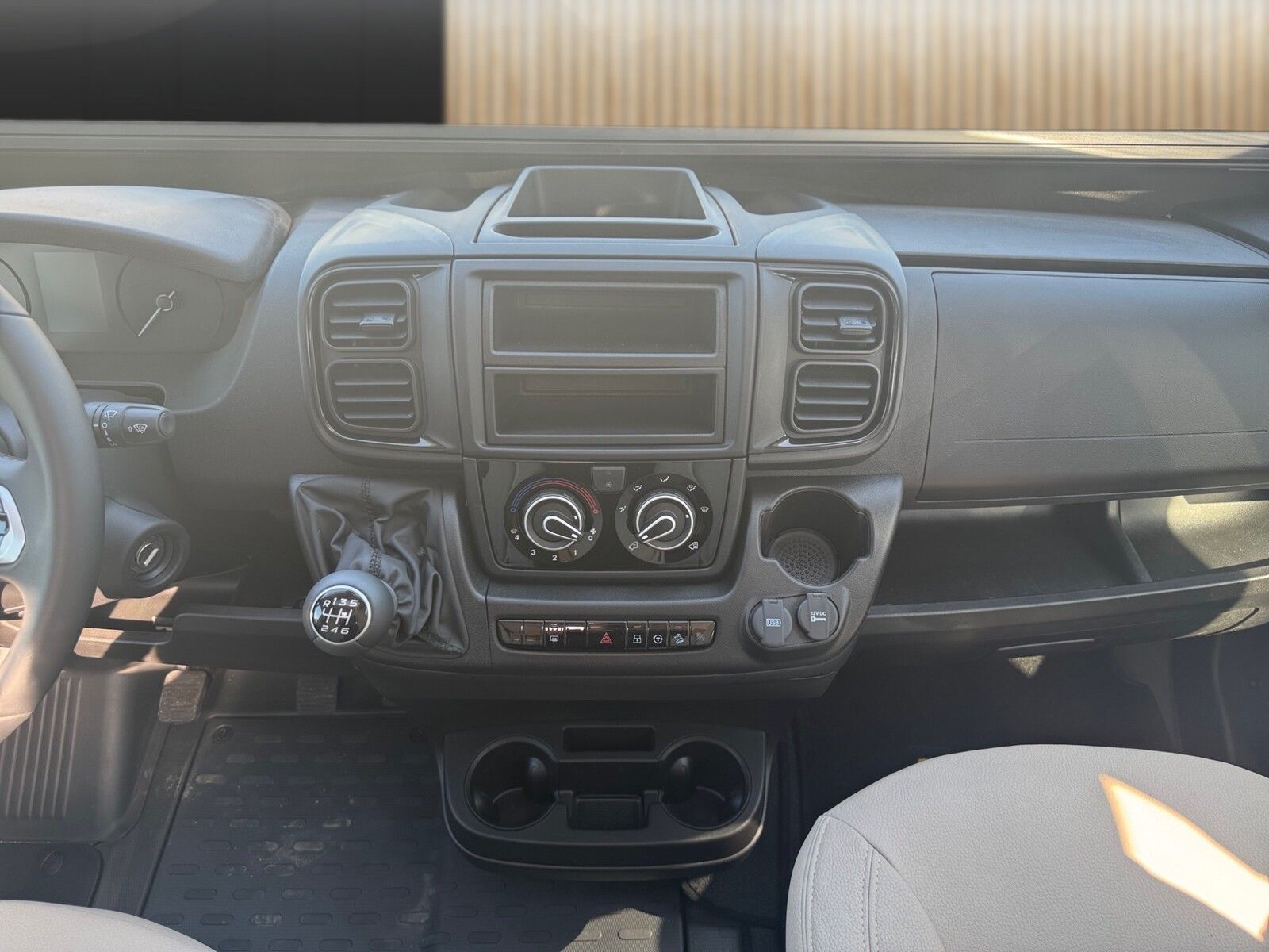 Fahrzeugabbildung Karmann Dexter DE 600 Concept Paket